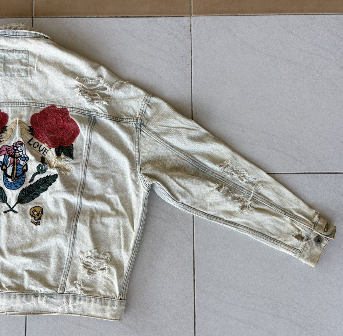 Zara Zara Man Denim Jacket With Two Rose Logo Distressed Denim Size US M / EU 48-50 / 2 - 14 Thumbnail