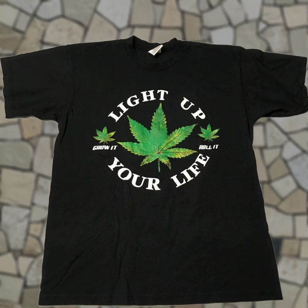 Vintage MARIJUANA POT T-Shirt Classic GROW ROLL IT 7 LEAF GREEN LIGHT UP Slow Burning Size US XL / EU 56 / 4 - 1 Thumbnail