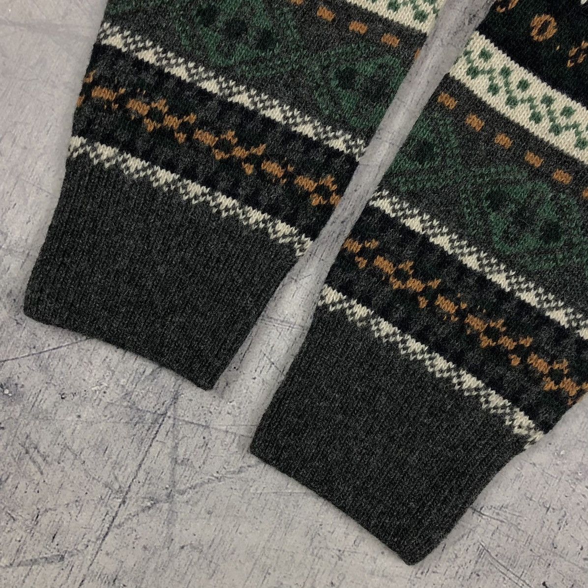 Barbour Vintage Barbour Orford Fairisle Crew Aztec Tartan Sweater Size US S / EU 44-46 / 1 - 11 Thumbnail