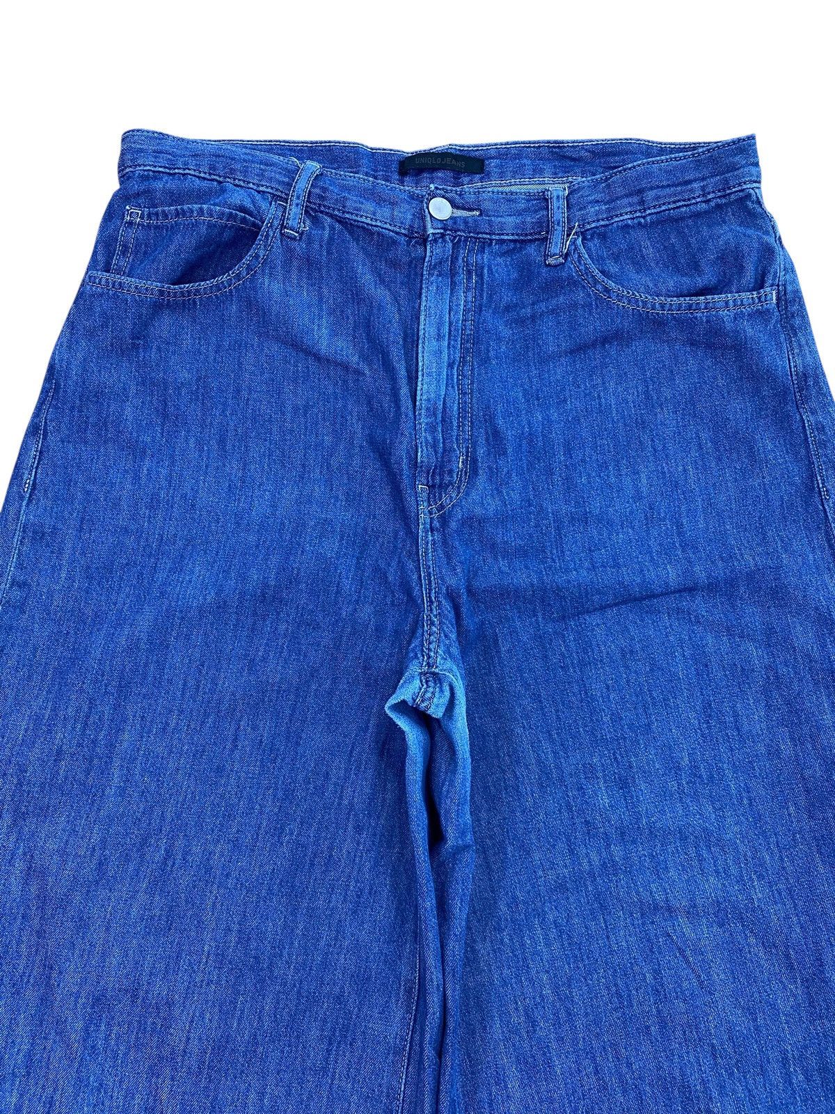 Uniqlo Uniqlo Blue Wash Baggy Style Soft Jeans Size US 34 / EU 50 - 2 Thumbnail