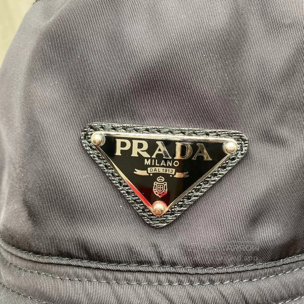 Prada Prada Black Bucket Hat. Size ONE SIZE - 9 Thumbnail
