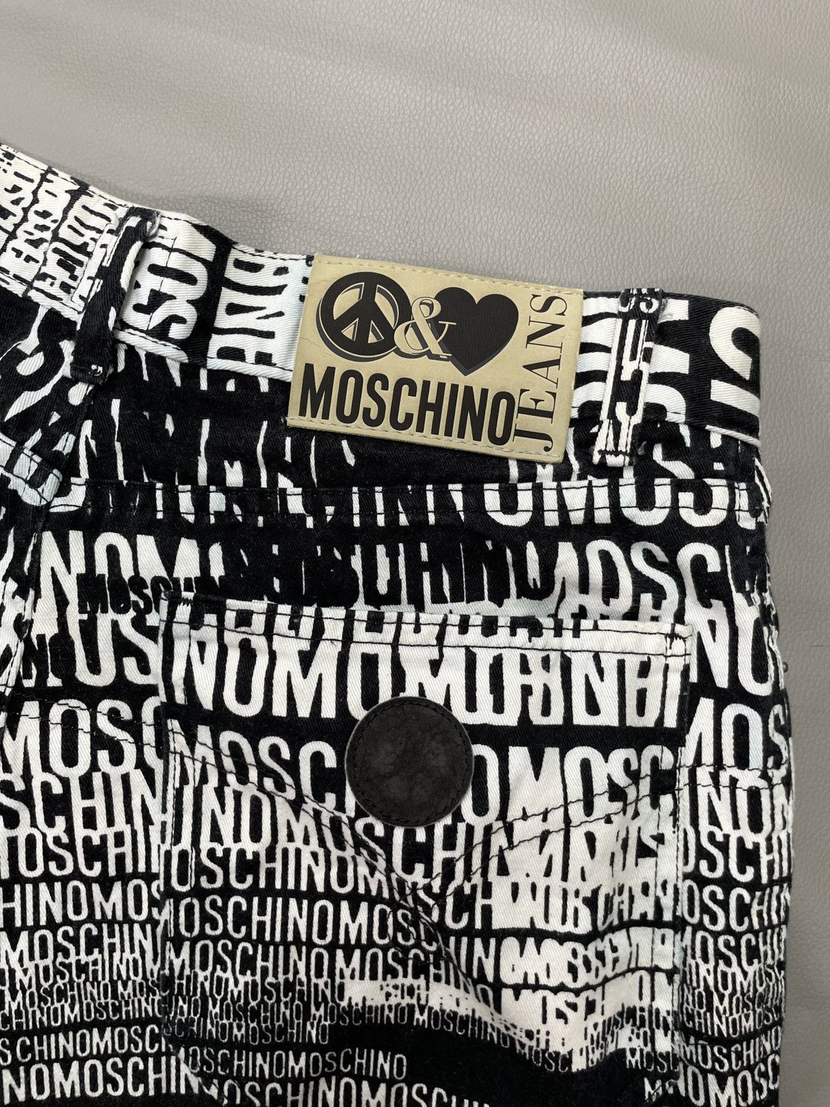 Designer × Moschino Moschino Poem Short Pants Size US 32 / EU 48 - 11 Thumbnail