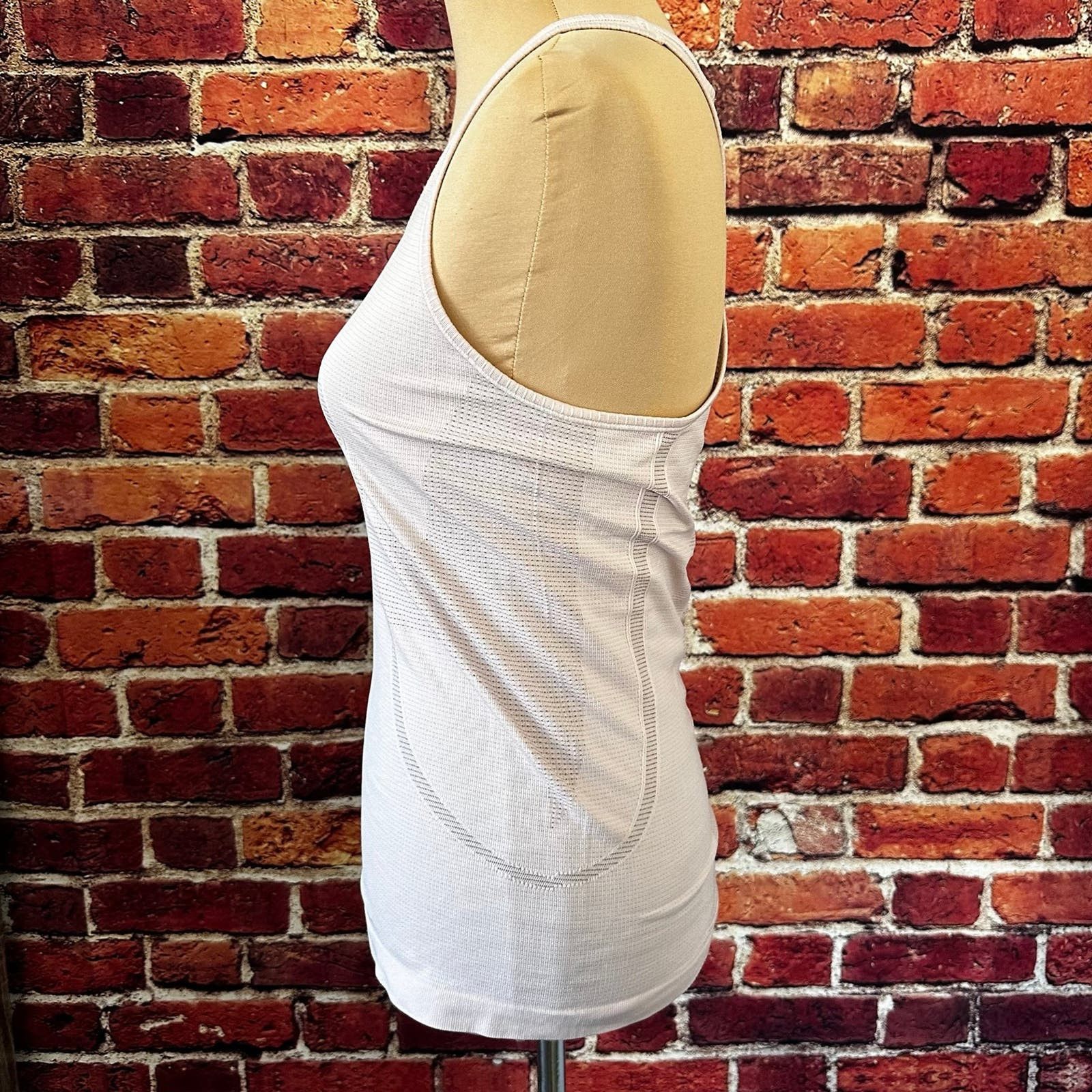 Lululemon Lululemon Tank Top Size S / US 4 / IT 40 - 2 Thumbnail
