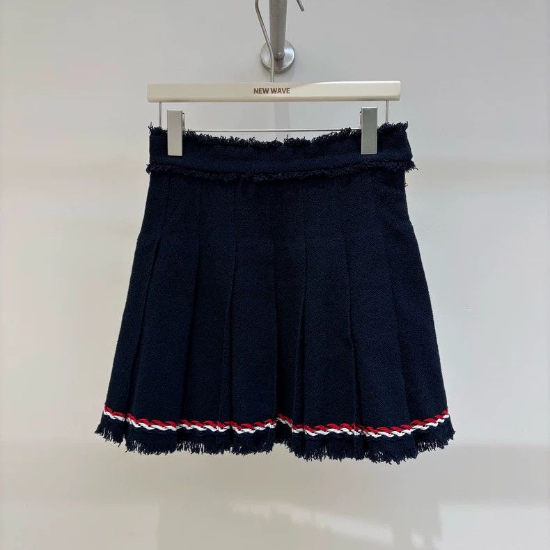 Thom Browne Thom Browne A flowing pleated skirt Size 25" / US 0 / IT 36 - 1 Thumbnail