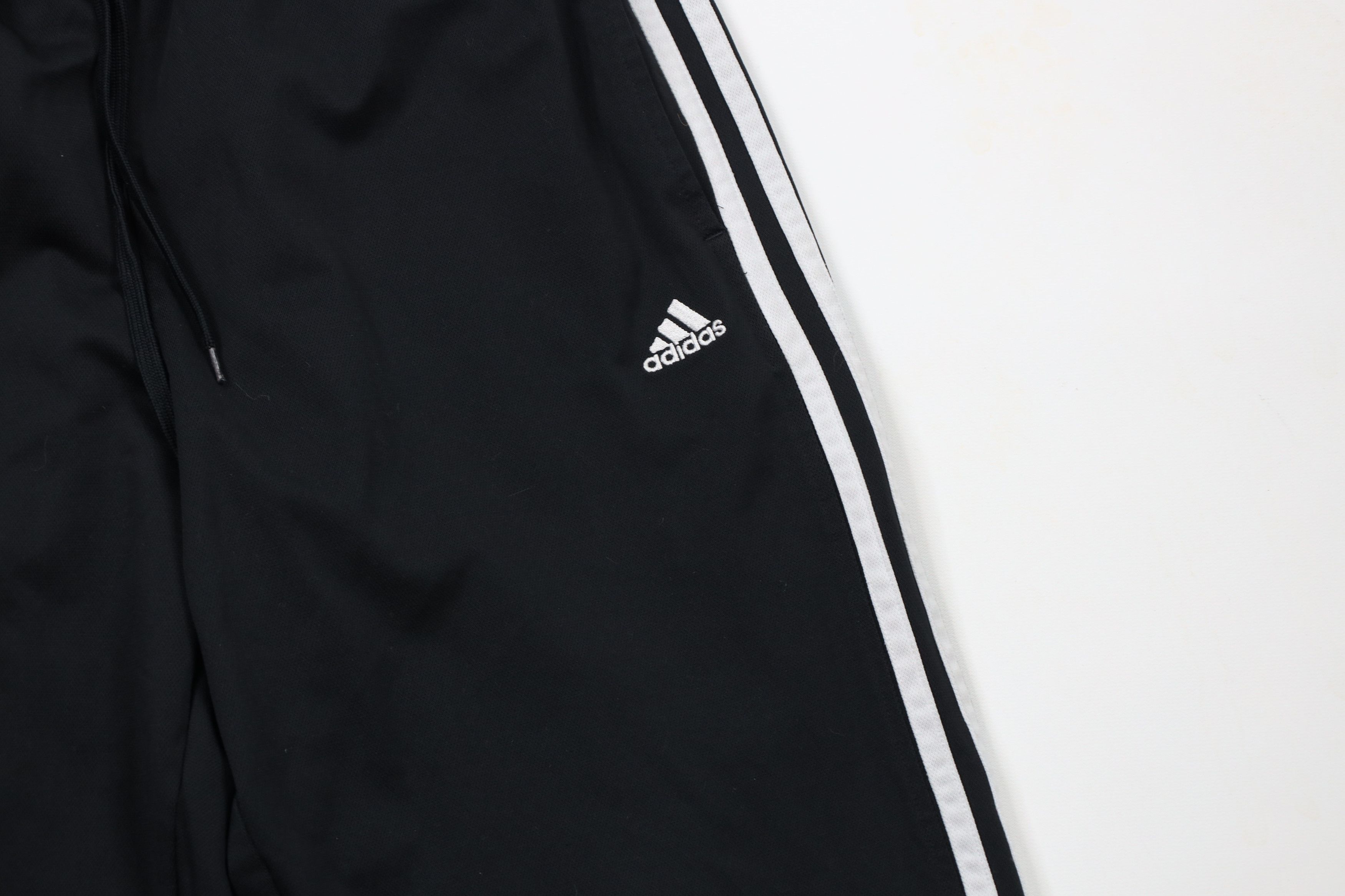 Adidas × Vintage Vintage Adidas Spell Out Wide Leg Sweatpants Pants Black Size US 34 / EU 50 - 5 Thumbnail