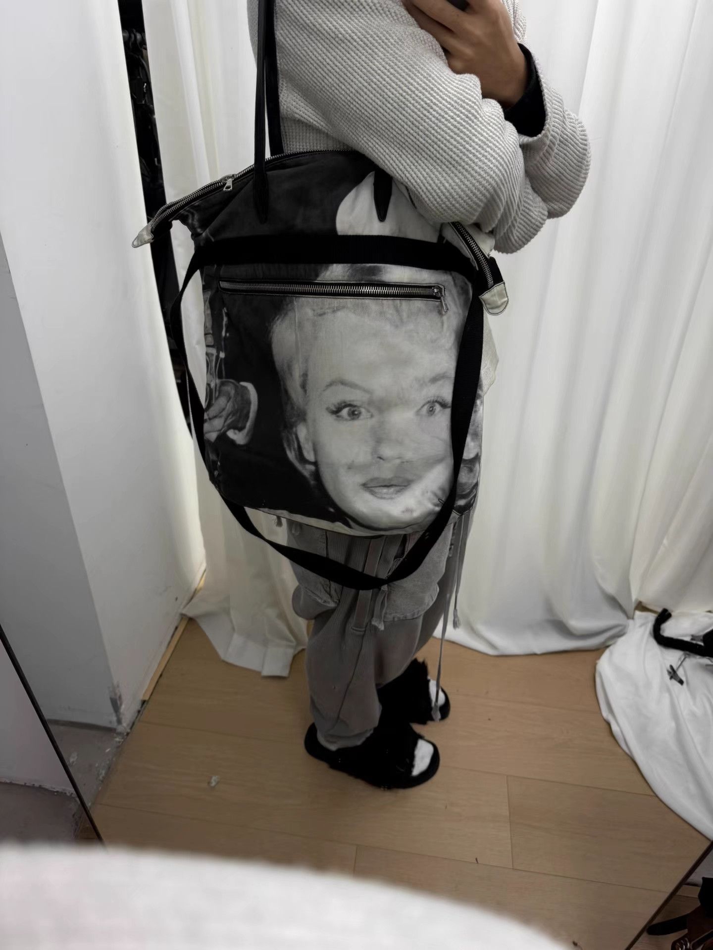 Dries Van Noten Dries Van Noten Marilyn Monroe 2-Way Bag K20 Size ONE SIZE - 2 Thumbnail