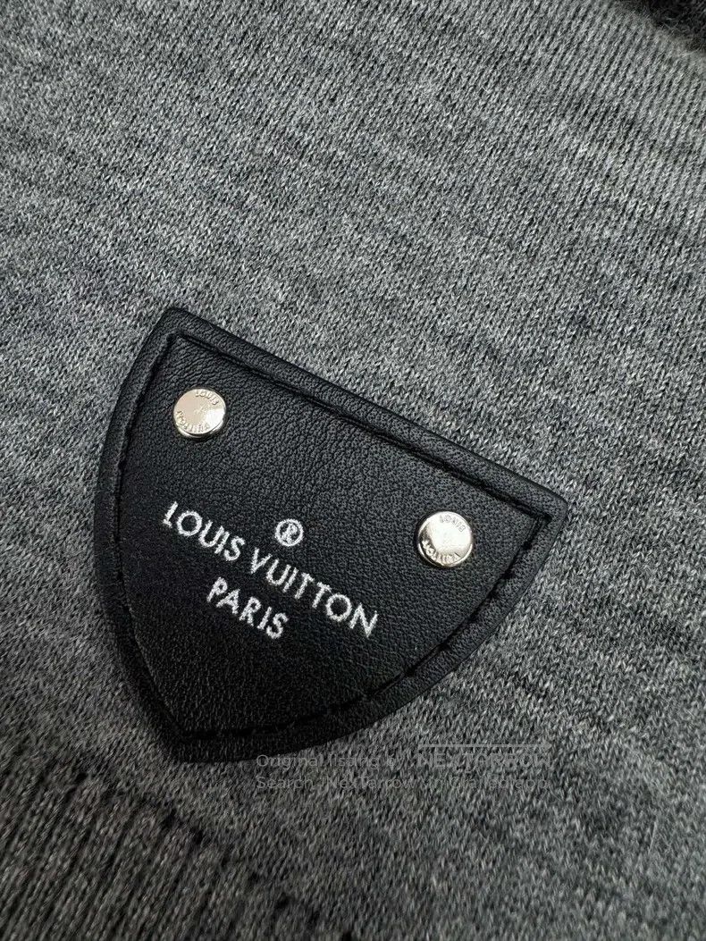 Louis Vuitton Louis Vuitton Cashmere-blend Cape Size US M / EU 48-50 / 2 - 4 Thumbnail