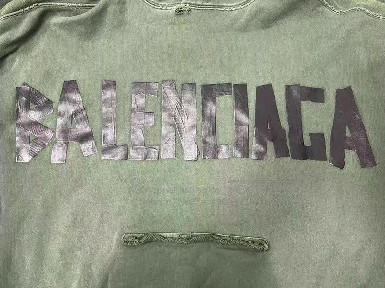 Balenciaga Balenciaga Logo Letter Printed Hooded Sweatshirt Size US S / EU 44-46 / 1 - 3 Thumbnail