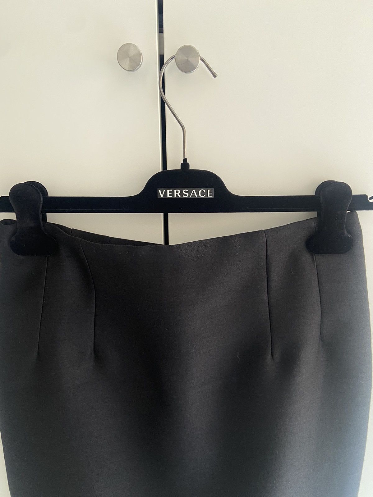 Versace Versace black midi skirt Size 27" / US 4 / IT 40 - 10 Thumbnail