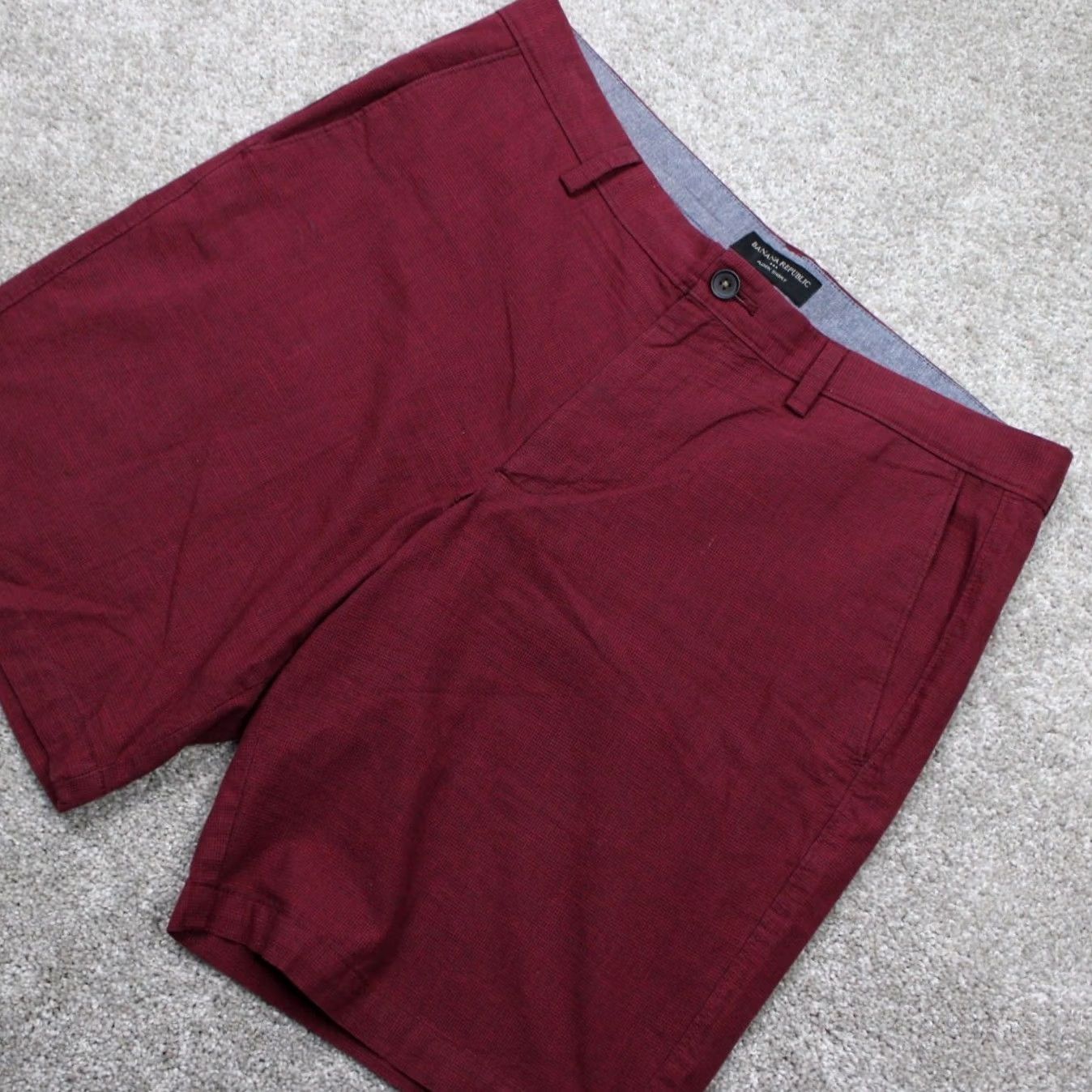 Banana Republic Banana Republic Aiden Short Shorts Mens 35 Red/Black Cotton Chino w/ 9" inseam Shirt Mens 35 Red/Black Cotton Chino w/ 9" inseam Size US 35 - 3 Thumbnail