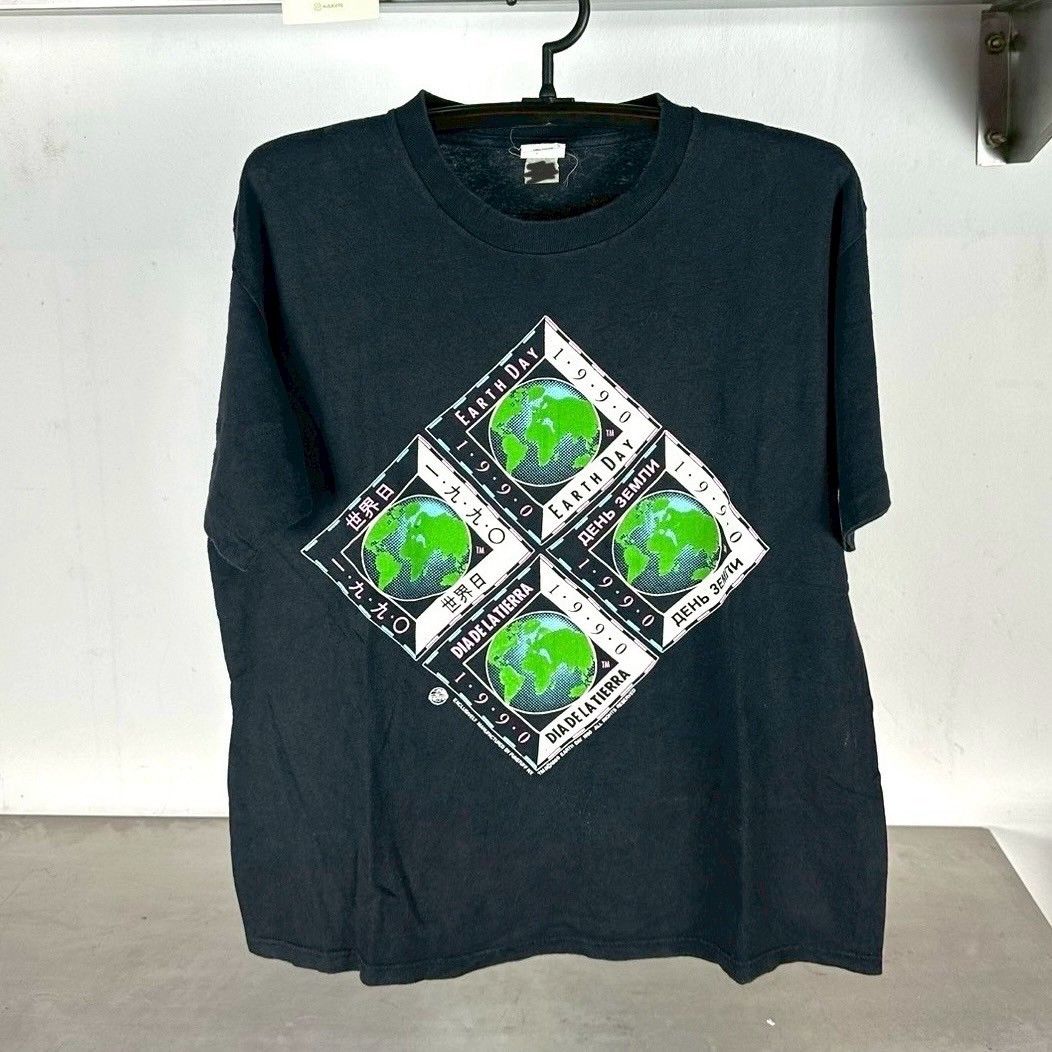 Vintage ​​Vintage 1990 Earth Day Artwork Graphic Large T-Shirt Size US L / EU 52-54 / 3 - 1 Thumbnail