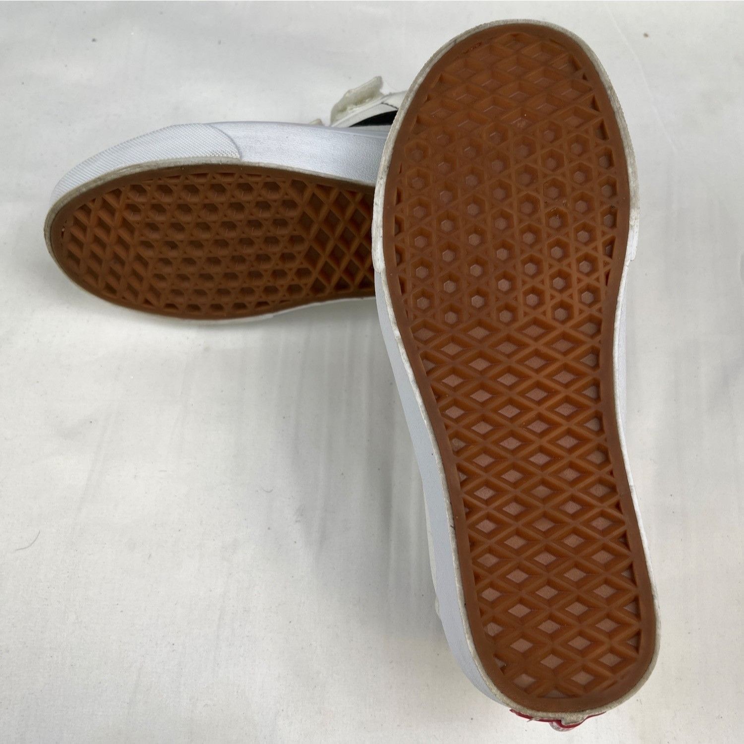 Vans Vans Unisex White Shoes/Sneakers Sz M4.5/W6 SKU 4253 Size US 6 / IT 36 - 6 Thumbnail