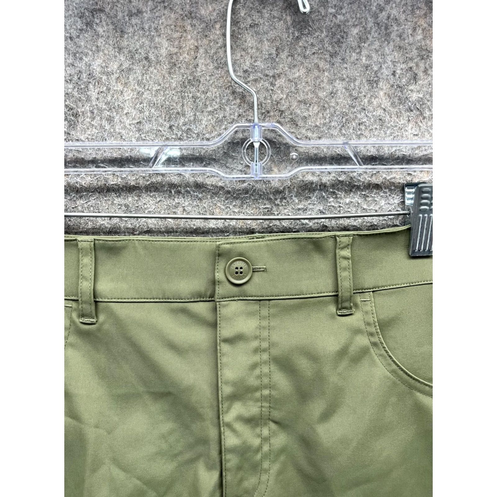 Lacoste Lacoste Sport Shorts Mens 34 Green Chino Slim Flat Front 8 Inseam Casual Summer Slashed Pockets Slim Fit Size US 34 / EU 50 - 7 Thumbnail