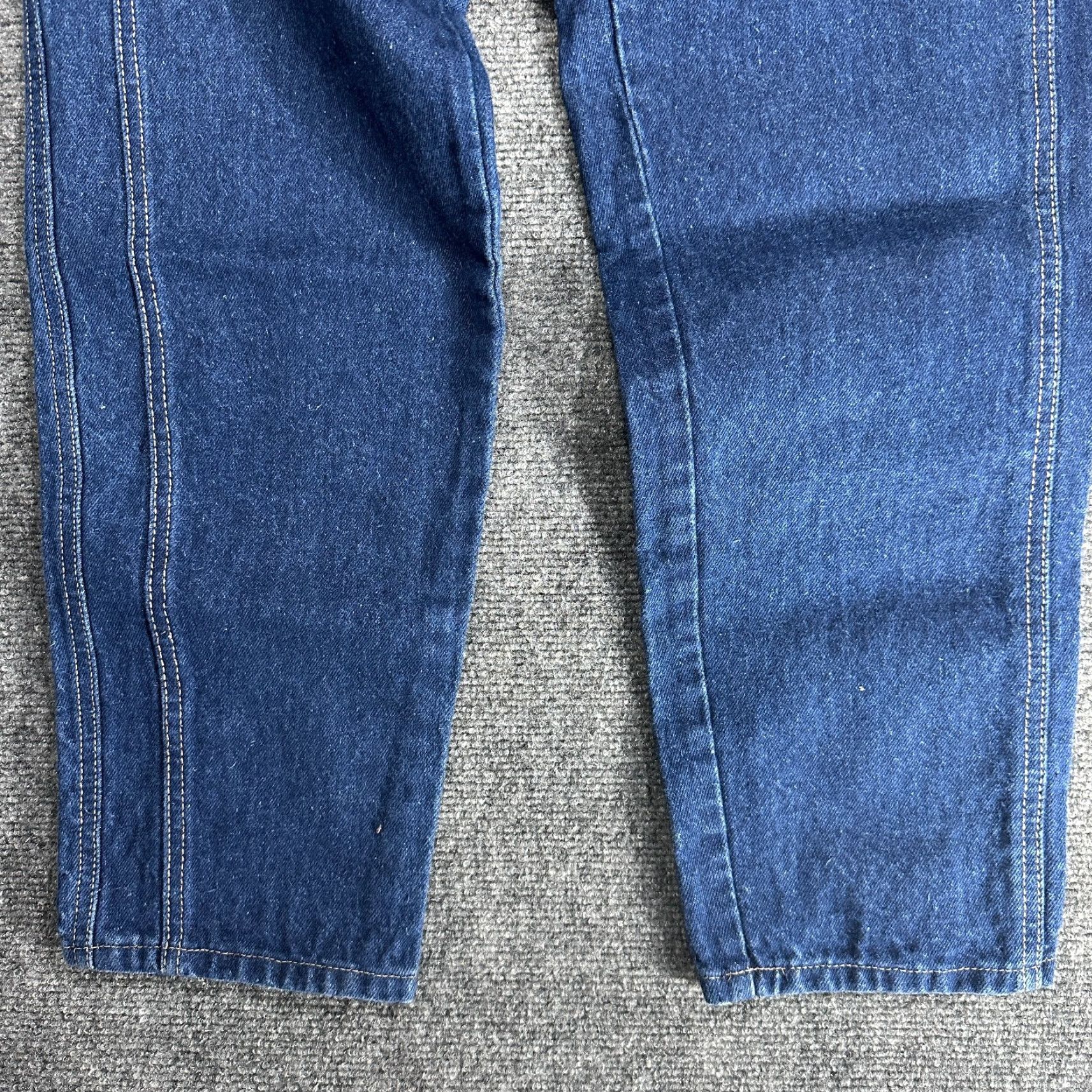 Calvin Klein Calvin Klein Jeans Womens 14 High Rise Mom Jean Tapered Leg Blue Cotton Blend 5-Pocket Denim Buttons Zipper Pockets Size 36" / US 14 / IT 50 - 2 Thumbnail