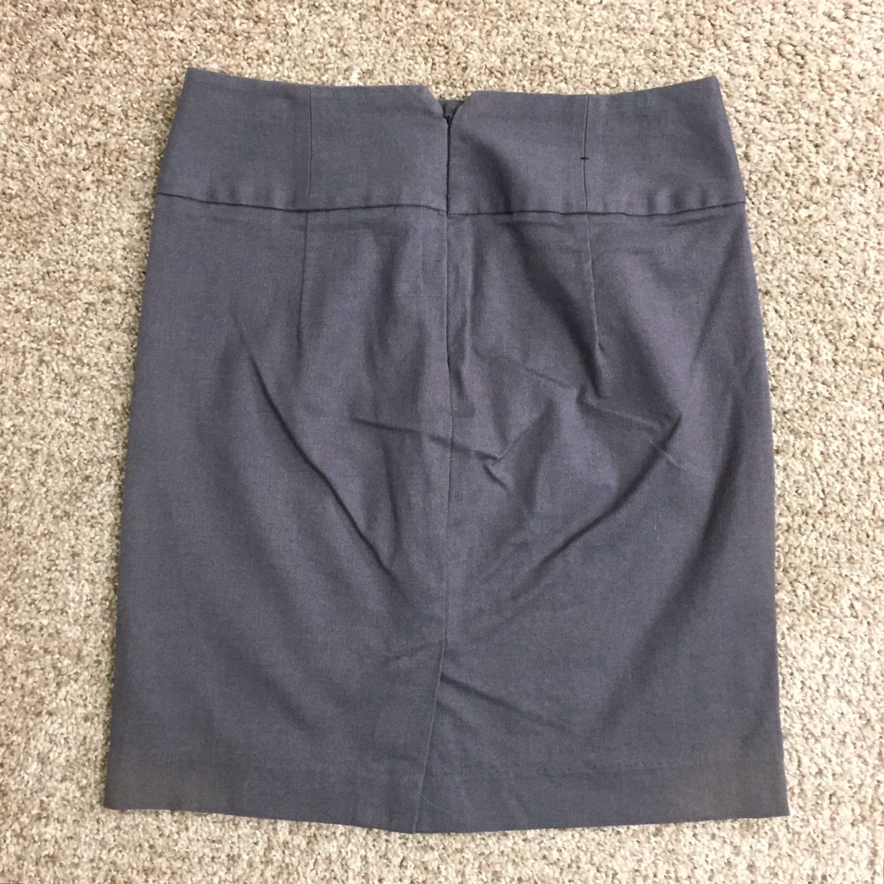 Banana Republic Banana Republic Skirt Size 4 Gray Canvas Unlined Pencil Women Knee Length Regular Straight & Pencil XS? Size 27" / US 4 / IT 40 - 2 Thumbnail