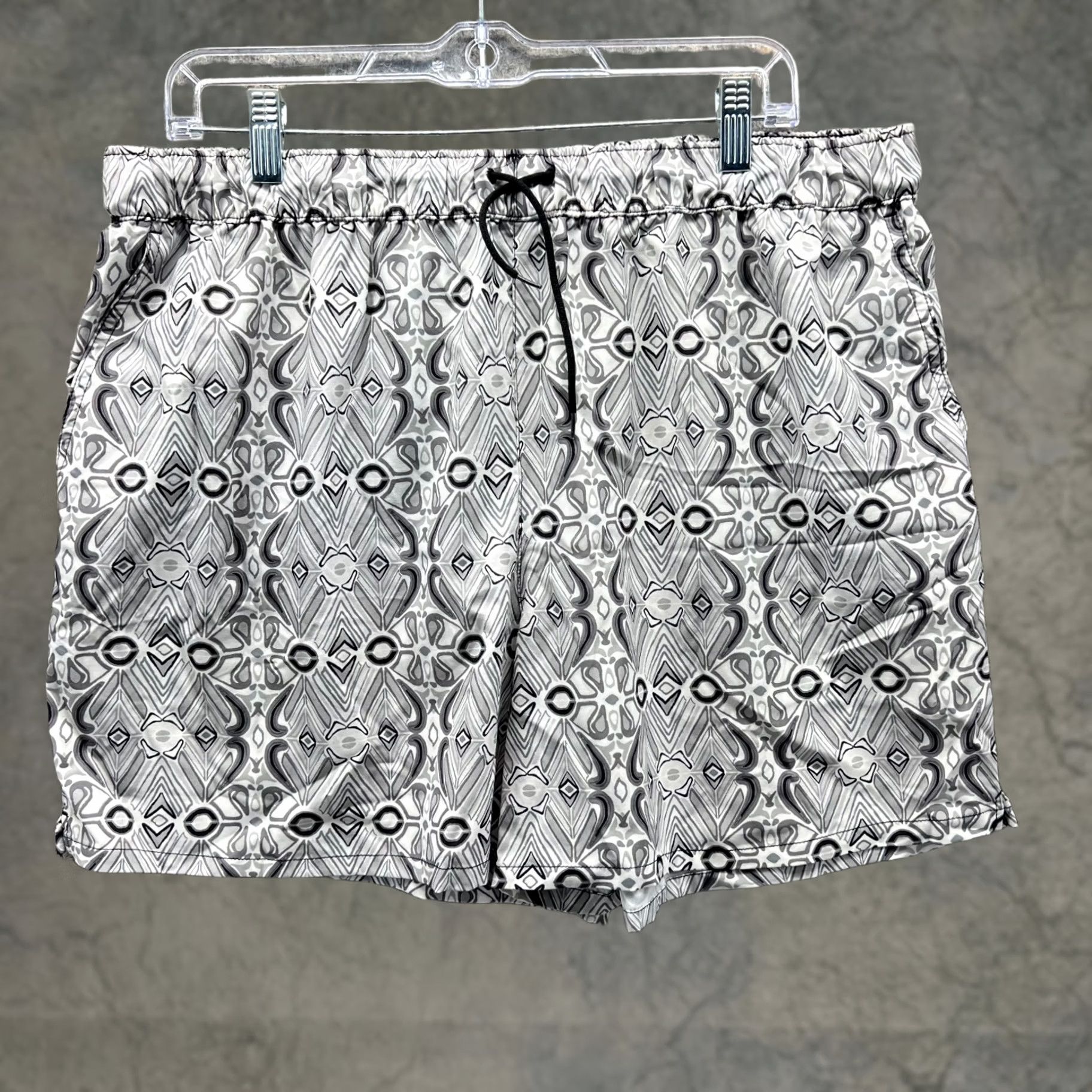 Vintage Reel Legends Shorts Mens XL Black White Drawstring Elastic Waist Geometric GYM Size US 36 / EU 52 - 1 Thumbnail