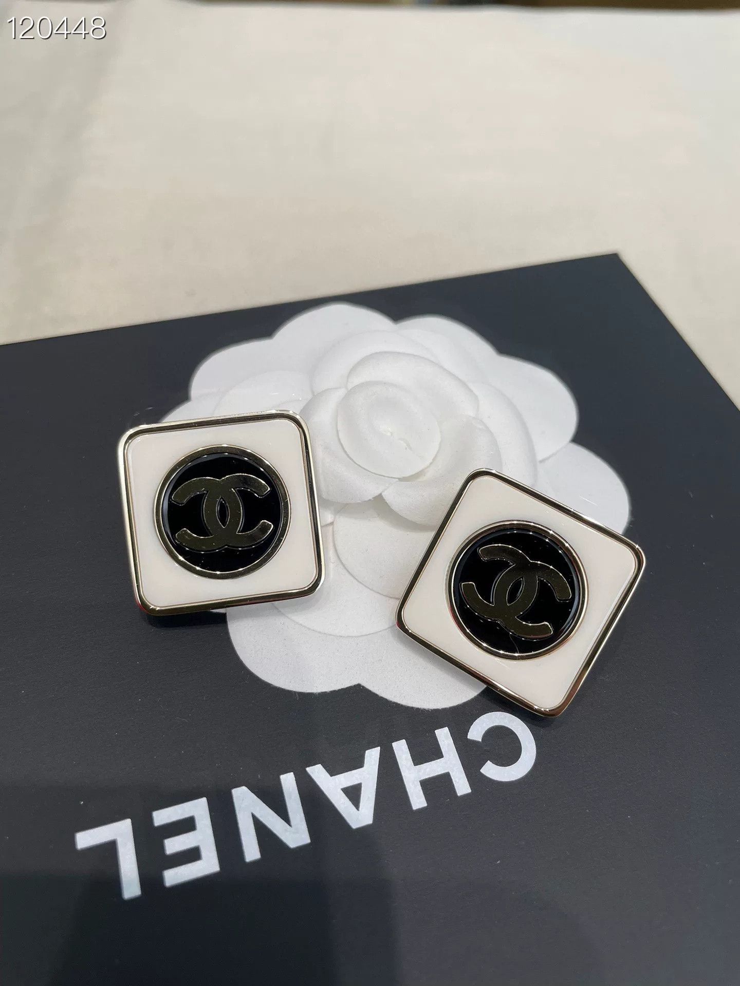 Chanel Chanel 23C White Square Black Round Earrings Size ONE SIZE - 1 Thumbnail