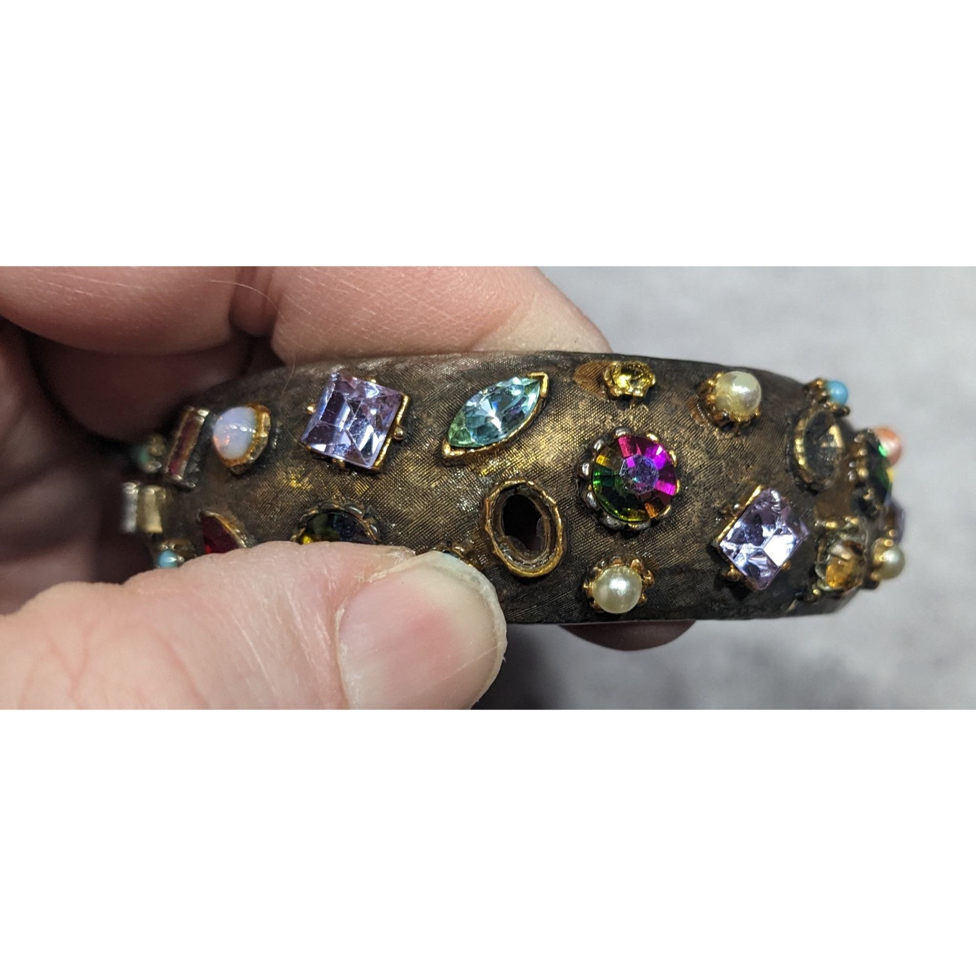Other Vintage Brutalist Glam Multi Gemmed Gold Tone Hinge Bracelet Size ONE SIZE - 14 Thumbnail