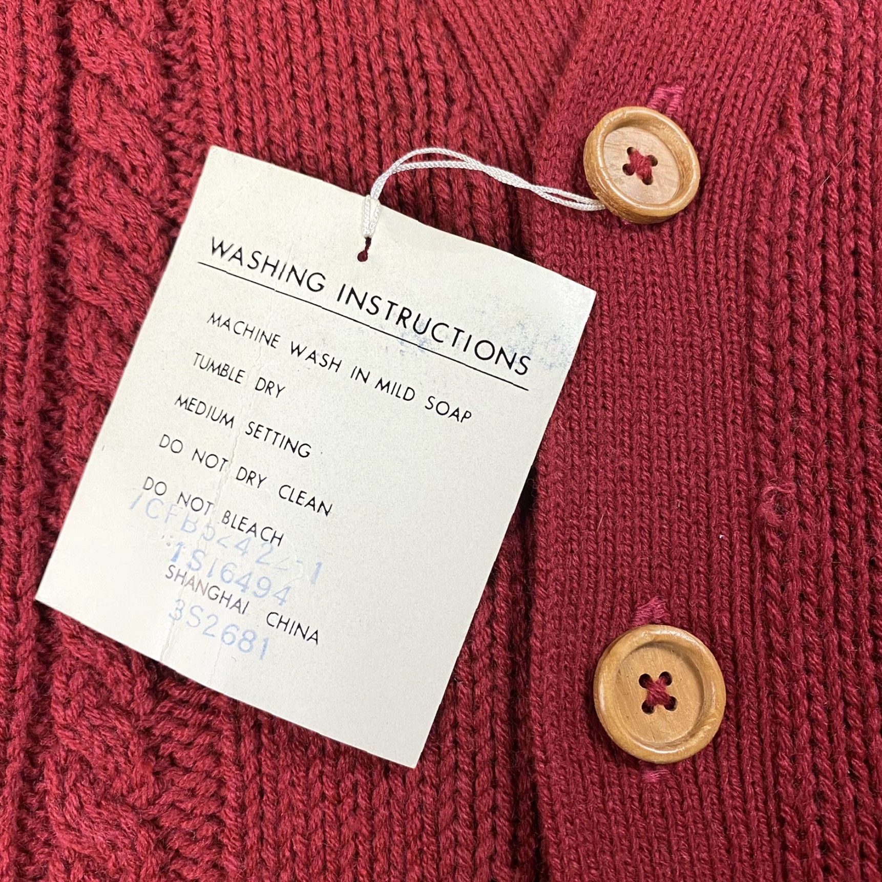 Vintage VINTAGE Fellsgate Cable Knit Cardigan Sweater M Red 80s Unisex Adults Size US M / EU 48-50 / 2 - 3 Thumbnail