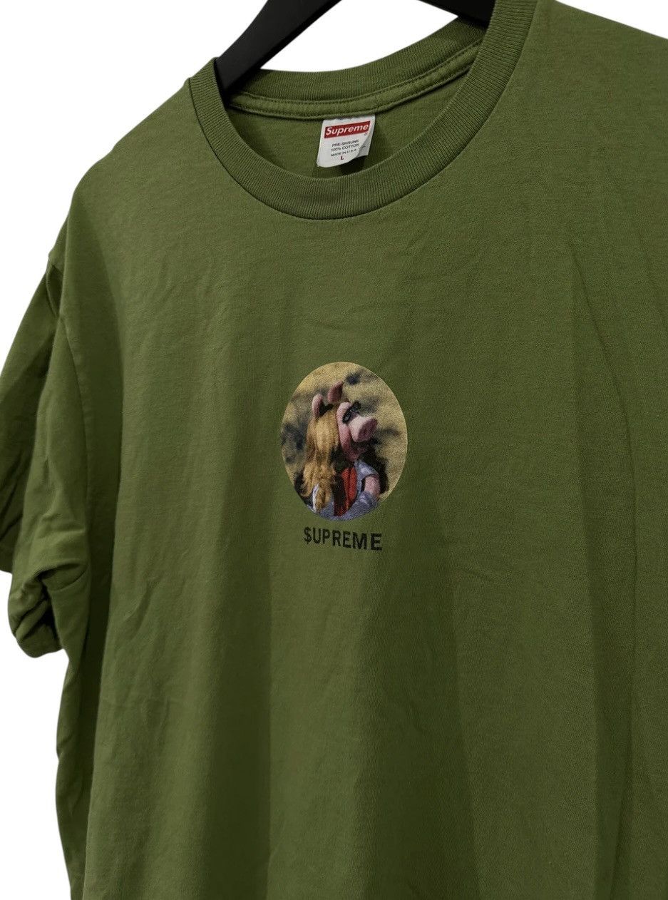Supreme Supreme Miss Piggy T-Shirt Size L Size US L / EU 52-54 / 3 - 3 Thumbnail