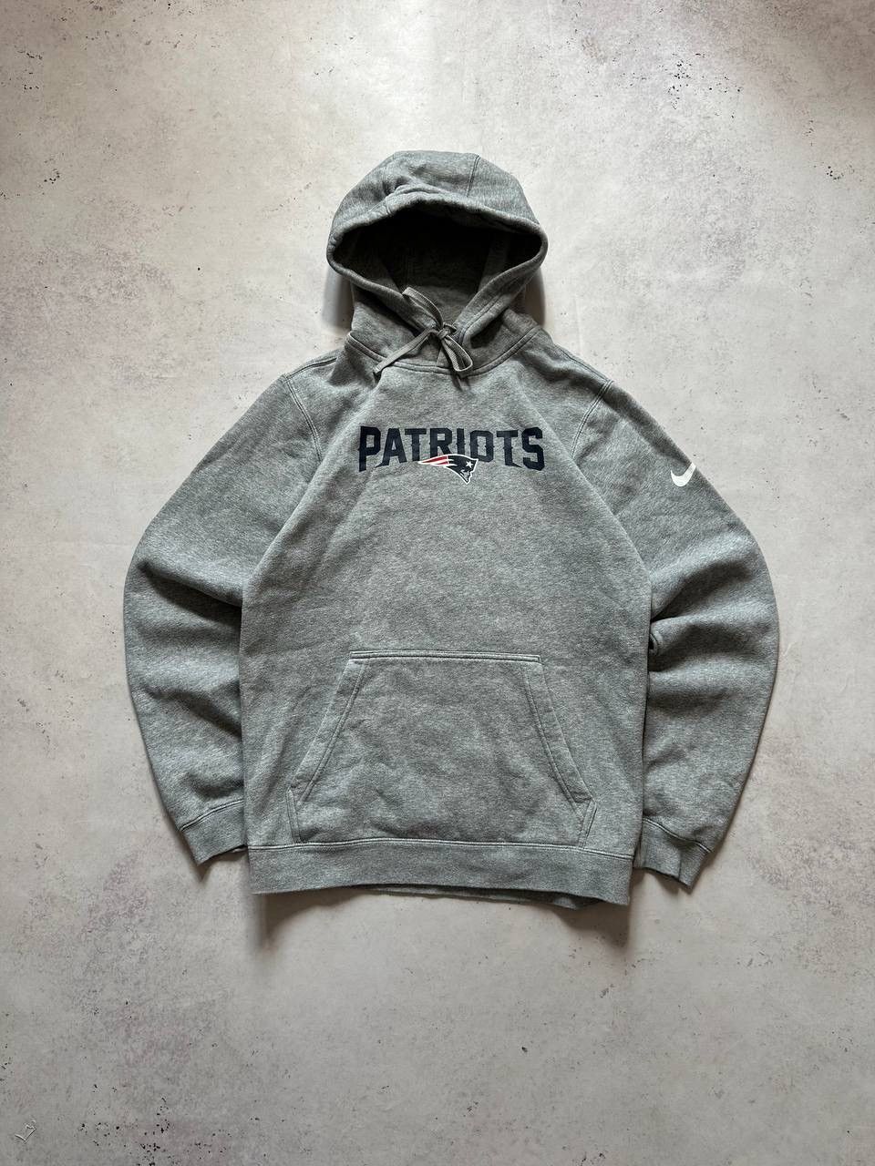 Nike × Vintage Vintage Nike Patriots Swoosh Boxy Hoodie Y2K M Size US M / EU 48-50 / 2 - 1 Thumbnail