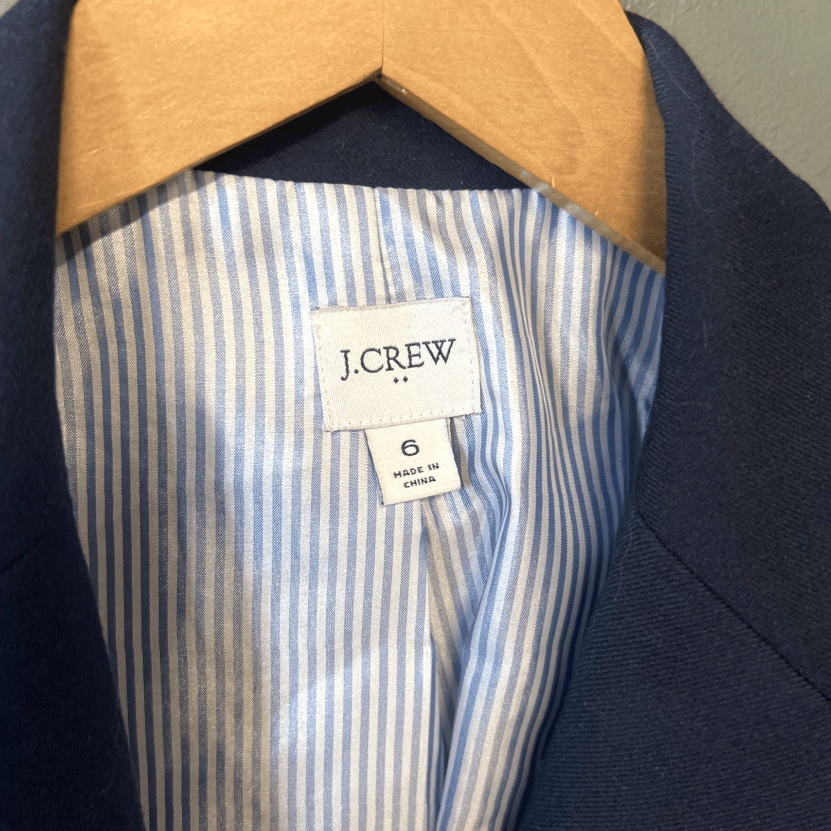 J.Crew J.CREW Blazer Womens 6 Wool Solid Navy Nautical Notch Lapel Classic 2-Button Jacket Blazer Women Size 6 Blue Size M / US 6-8 / IT 42-44 - 3 Thumbnail