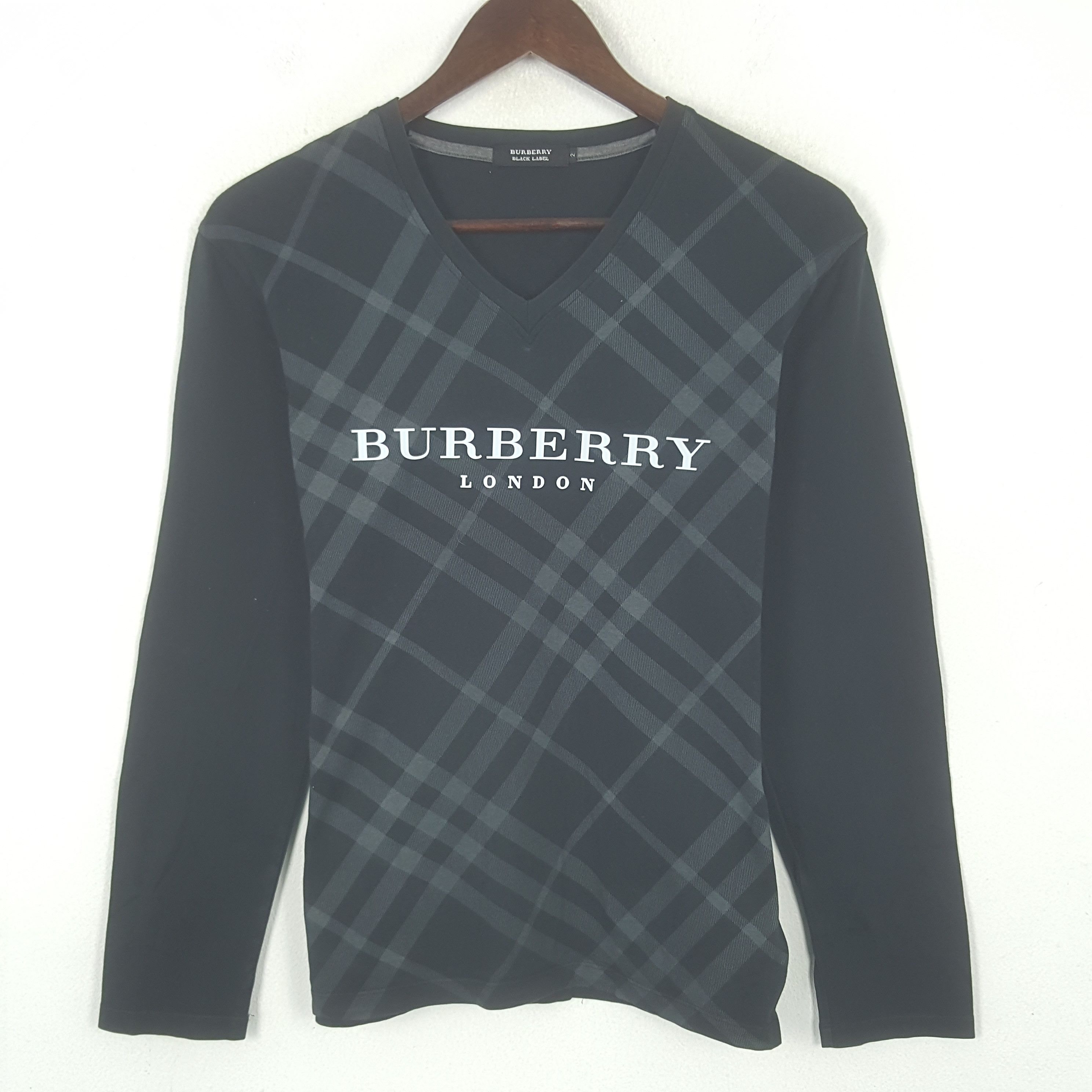 Burberry Vintage Burberry London Custom Spell Out Nova Check Tshirt Size US S / EU 44-46 / 1 - 1 Thumbnail