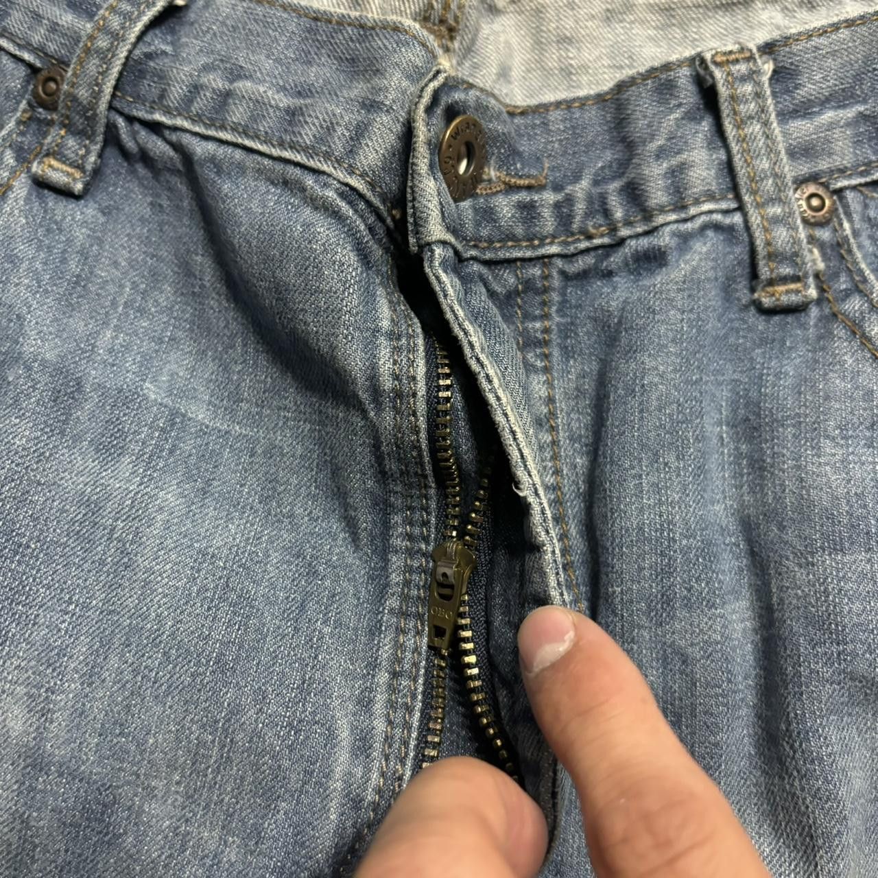Japanese Brand × Vintage Crazy Vintage Y2K/2000s Grunge Medium Wash Essential Denim Jeans! Size US 36 / EU 52 - 7 Thumbnail