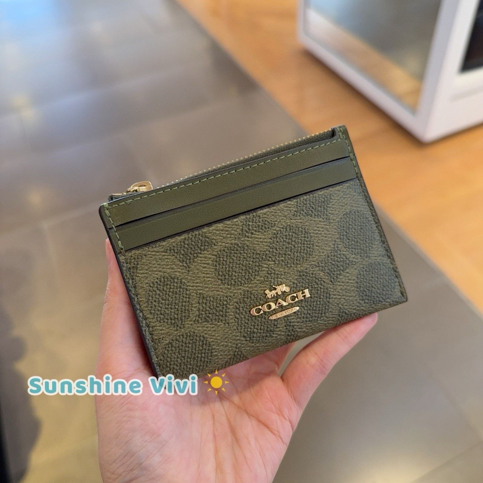 Coach NWT Coach Mini Skinny ID Case CW870 Gold/Olive Size ONE SIZE - 1 Thumbnail