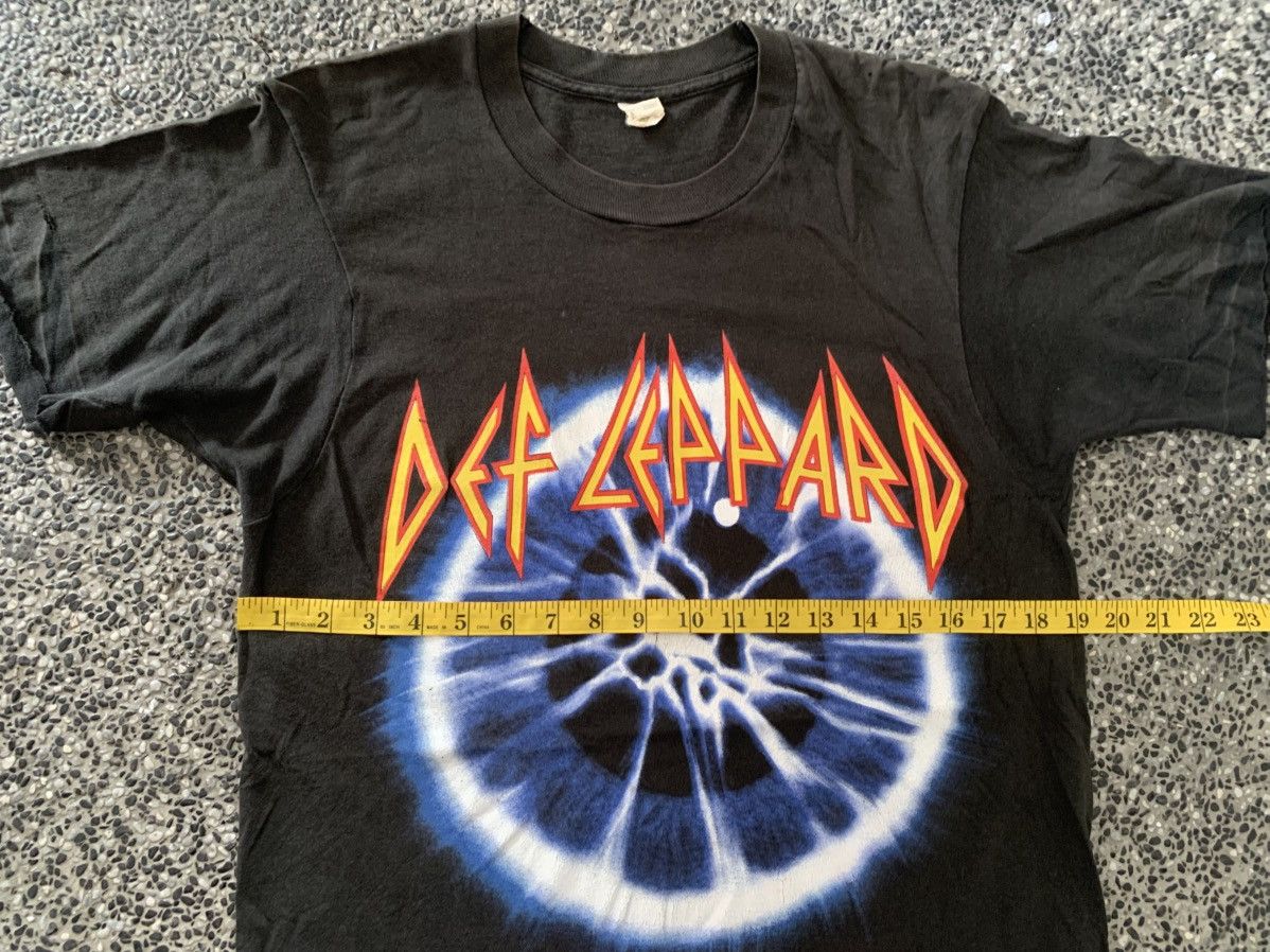 Band Tees × Def Leppard × Vintage Vintage 90s Def Leppard Adrenalize Tour Band Distressed Tees Size US M / EU 48-50 / 2 - 11 Thumbnail