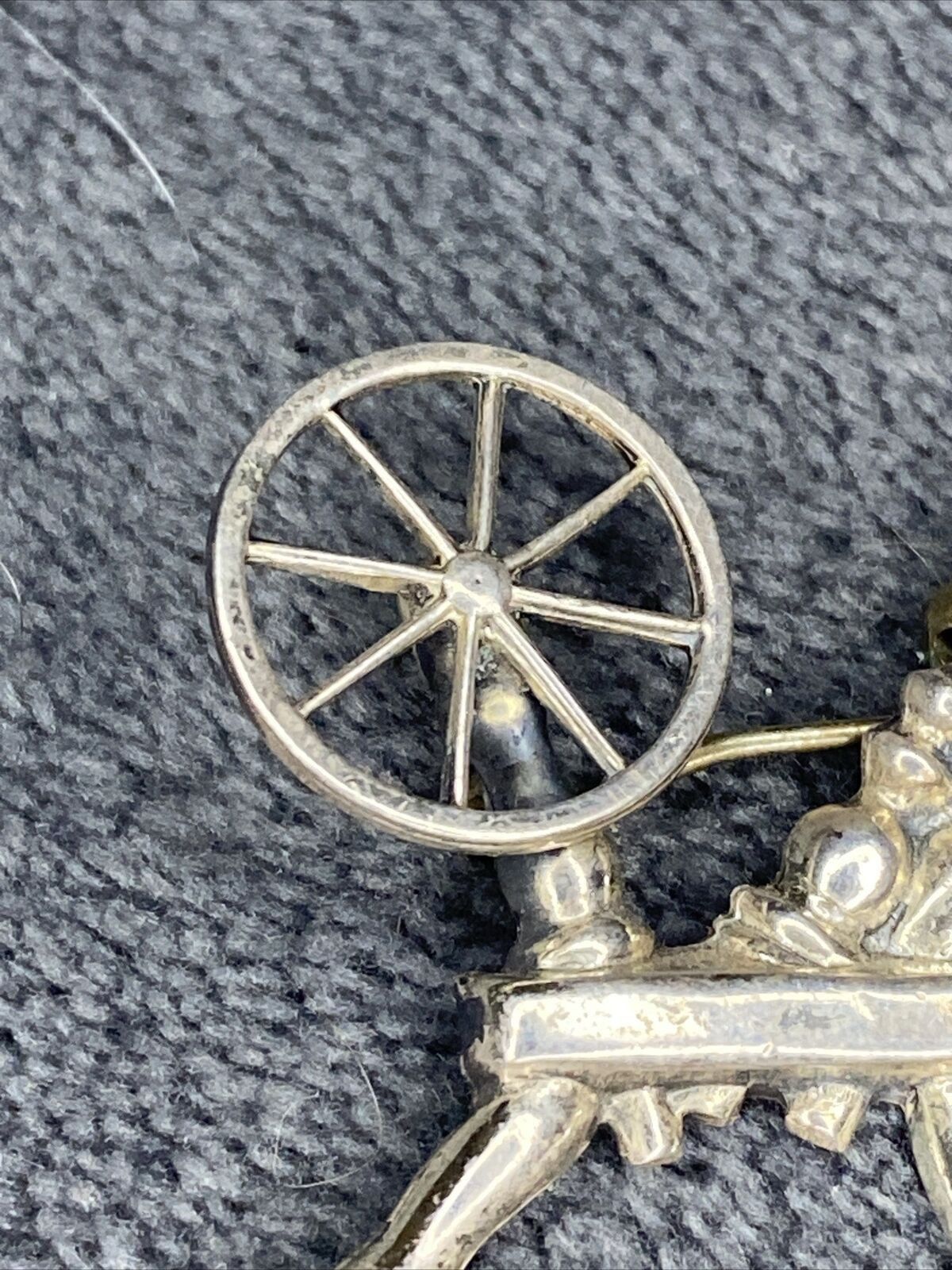 Other Vintage Sterling Silver Traditional Fiber Spinning Wheel Pin Size ONE SIZE - 2 Thumbnail