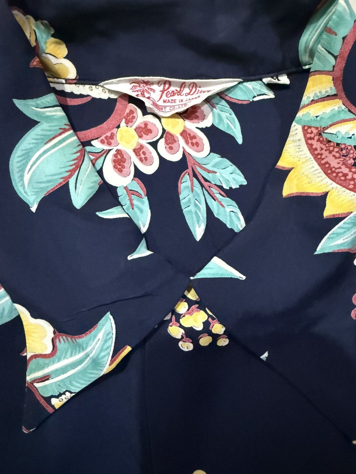 Vintage Vintage Pearl diver hawaiian rayon shirt Size US M / EU 48-50 / 2 - 4 Thumbnail