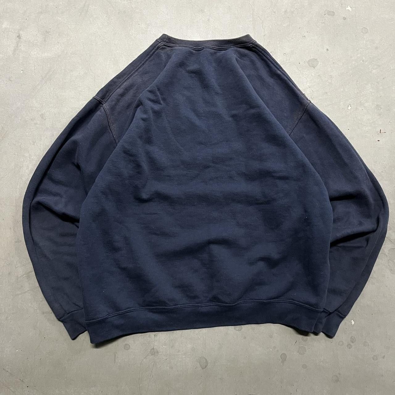 Vintage Vintage Y2K Navy Blue Blank Sweatshirt with redish stains! Size US L / EU 52-54 / 3 - 2 Thumbnail