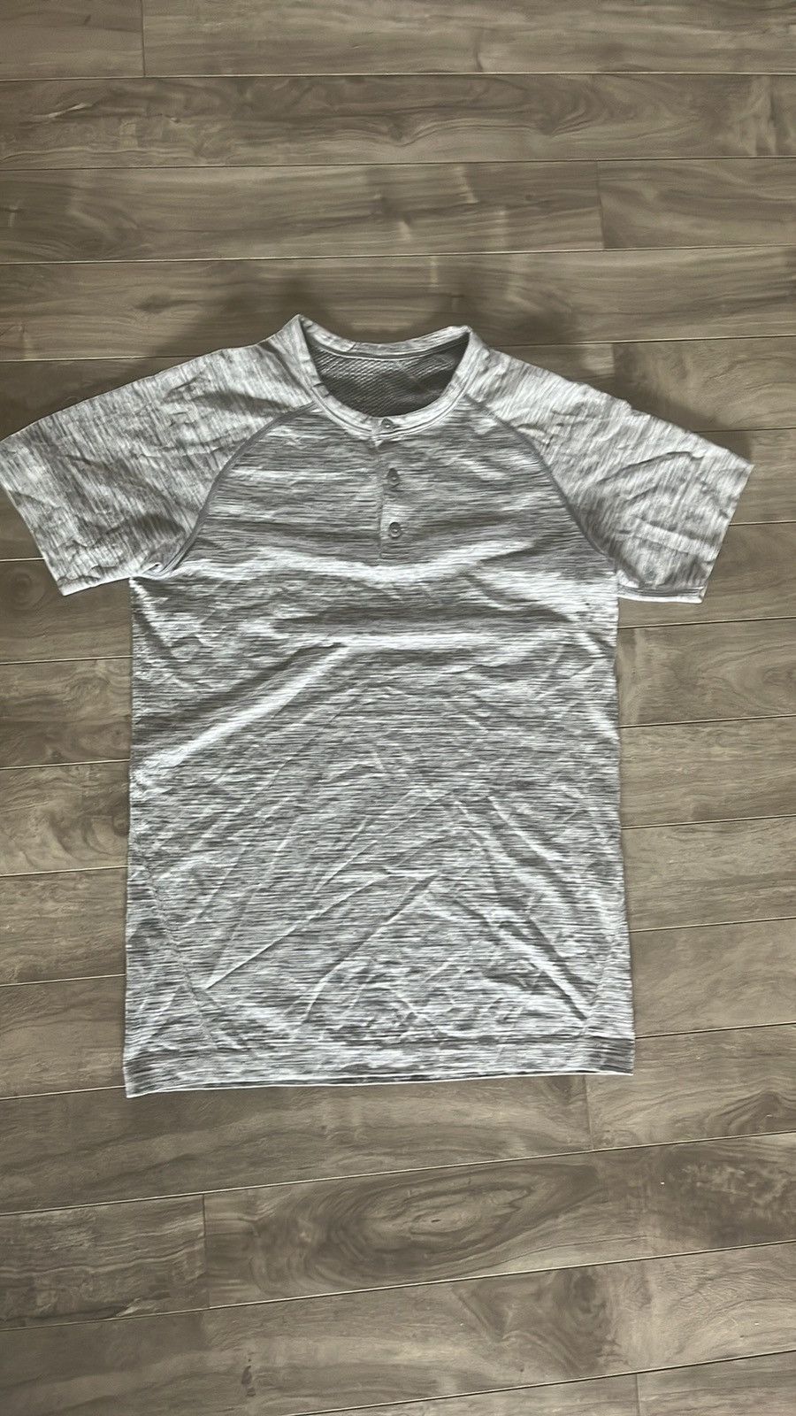 Lululemon Lululemon Metal Vent Tech Henley Slate White Shirt Size US XS / EU 42 / 0 - 3 Thumbnail