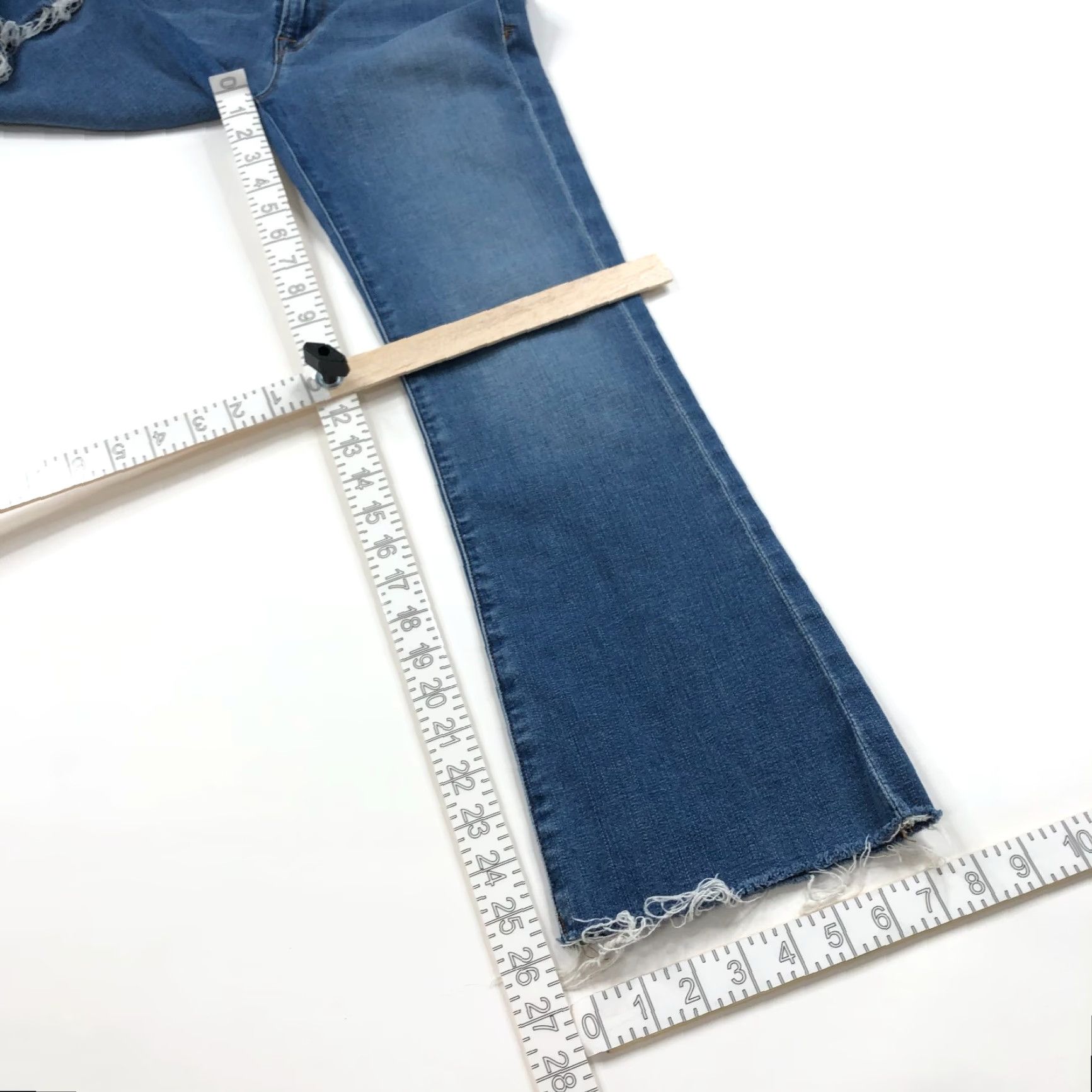 Frame FRAME Jeans Cropped Mid Denim 27W 26L Le Crop Mini Boot 27 Blue 5-Pocket Womens Regular Rise Capo? Size 27" / US 4 / IT 40 - 4 Thumbnail