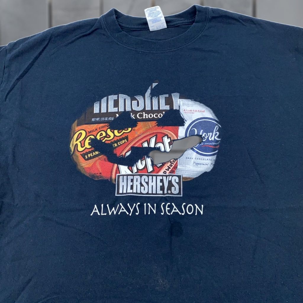 Gildan Halloween Hershey Reese's Kit Kat York Shirt Mens XL Black Candy Bar Size US XL / EU 56 / 4 - 1 Thumbnail