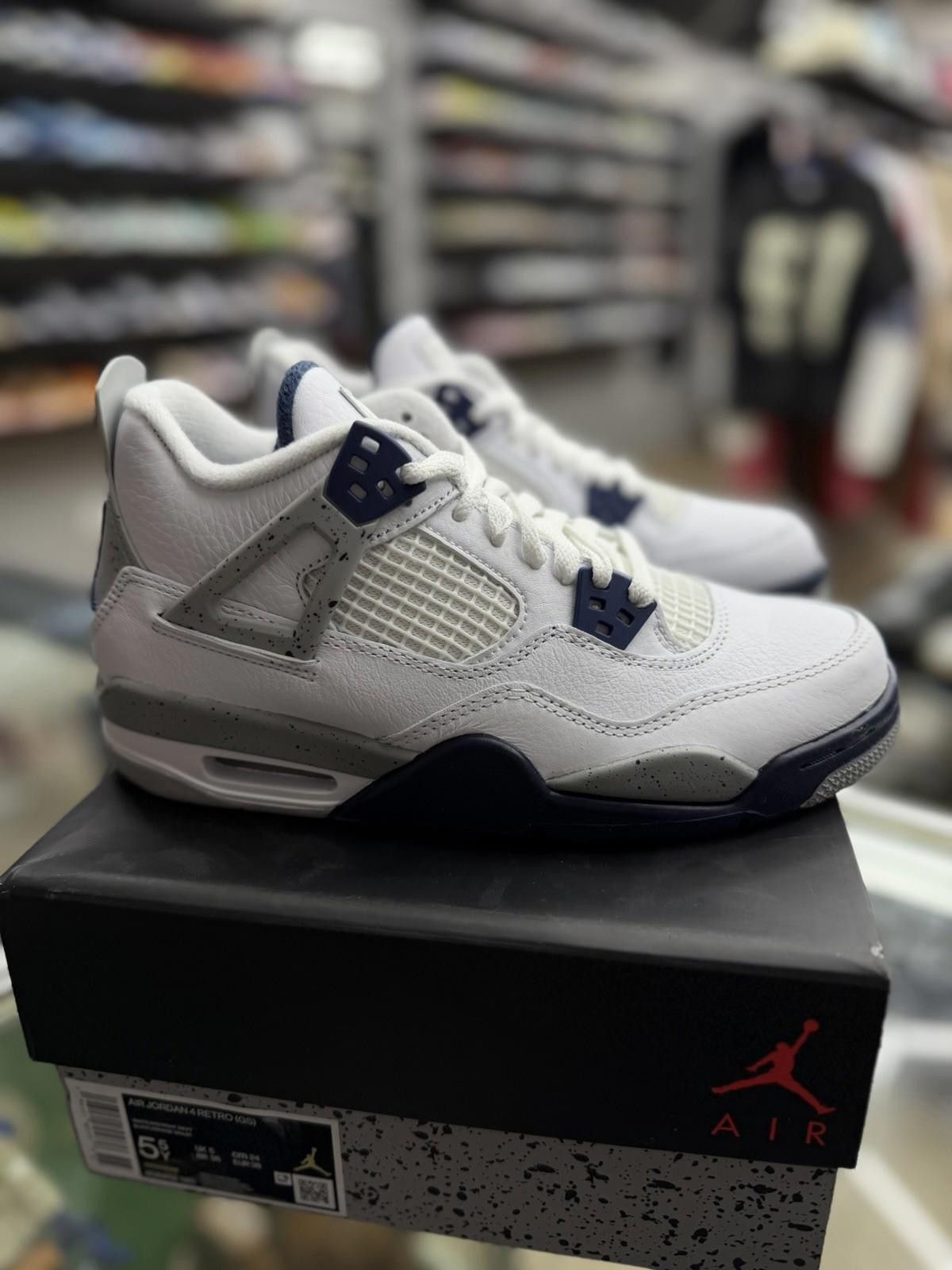 Jordan Brand Jordan 4 Retro Midnight Navy (GS) 408452-140 Size 5.5Y Size US 5.5 / EU 38 - 4 Thumbnail