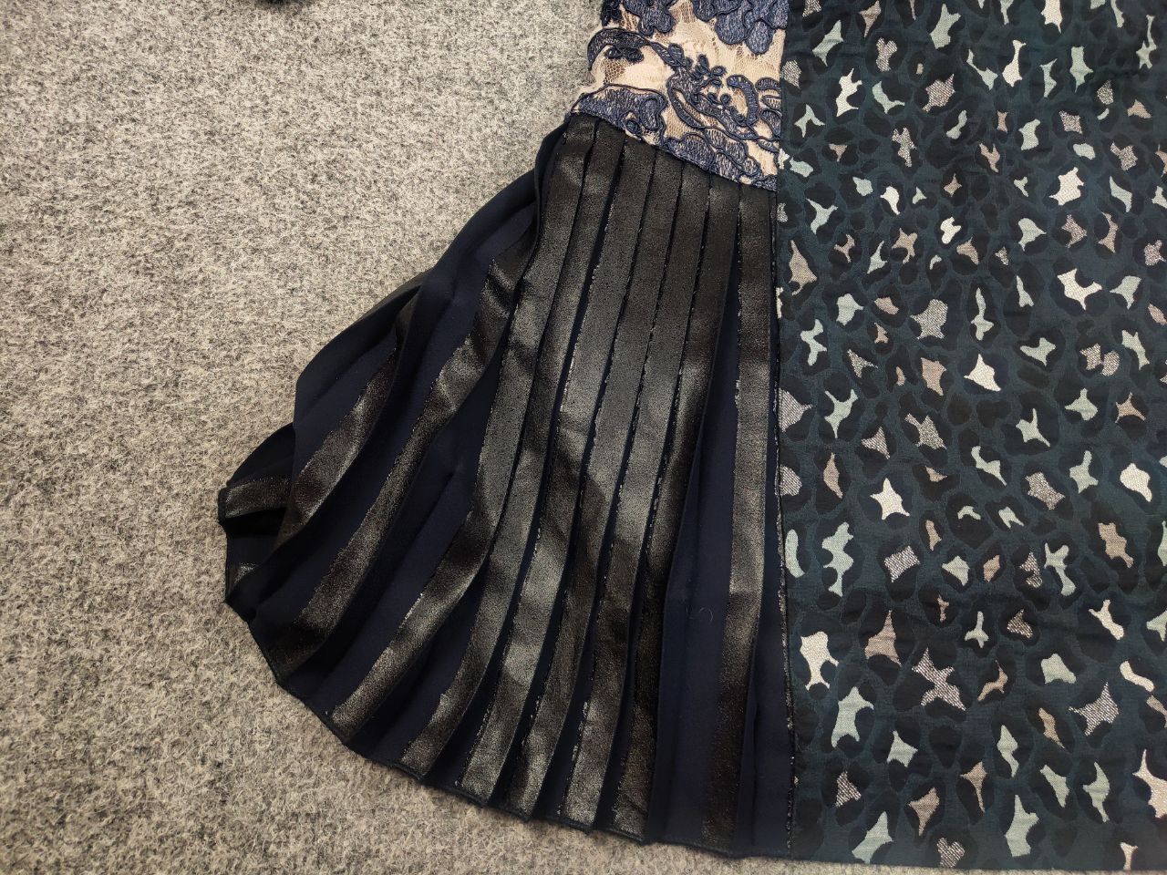Missoni Save The Queen Mid-length dress combined fabric lace sleeve Size M / US 6-8 / IT 42-44 - 8 Thumbnail