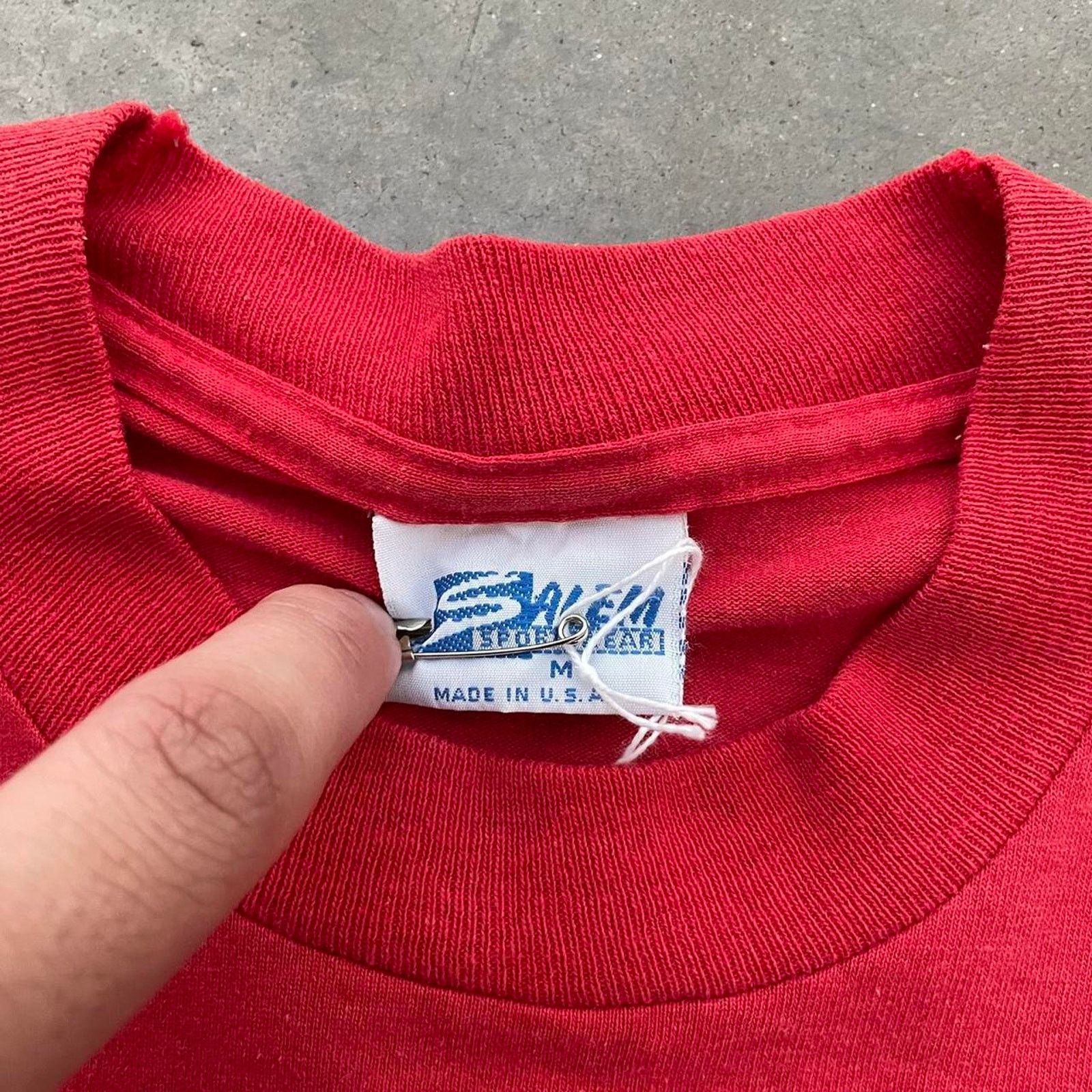 Vintage Vintage 90s Michael Jordan Bulls Red T-shirt Size US M / EU 48-50 / 2 - 4 Thumbnail