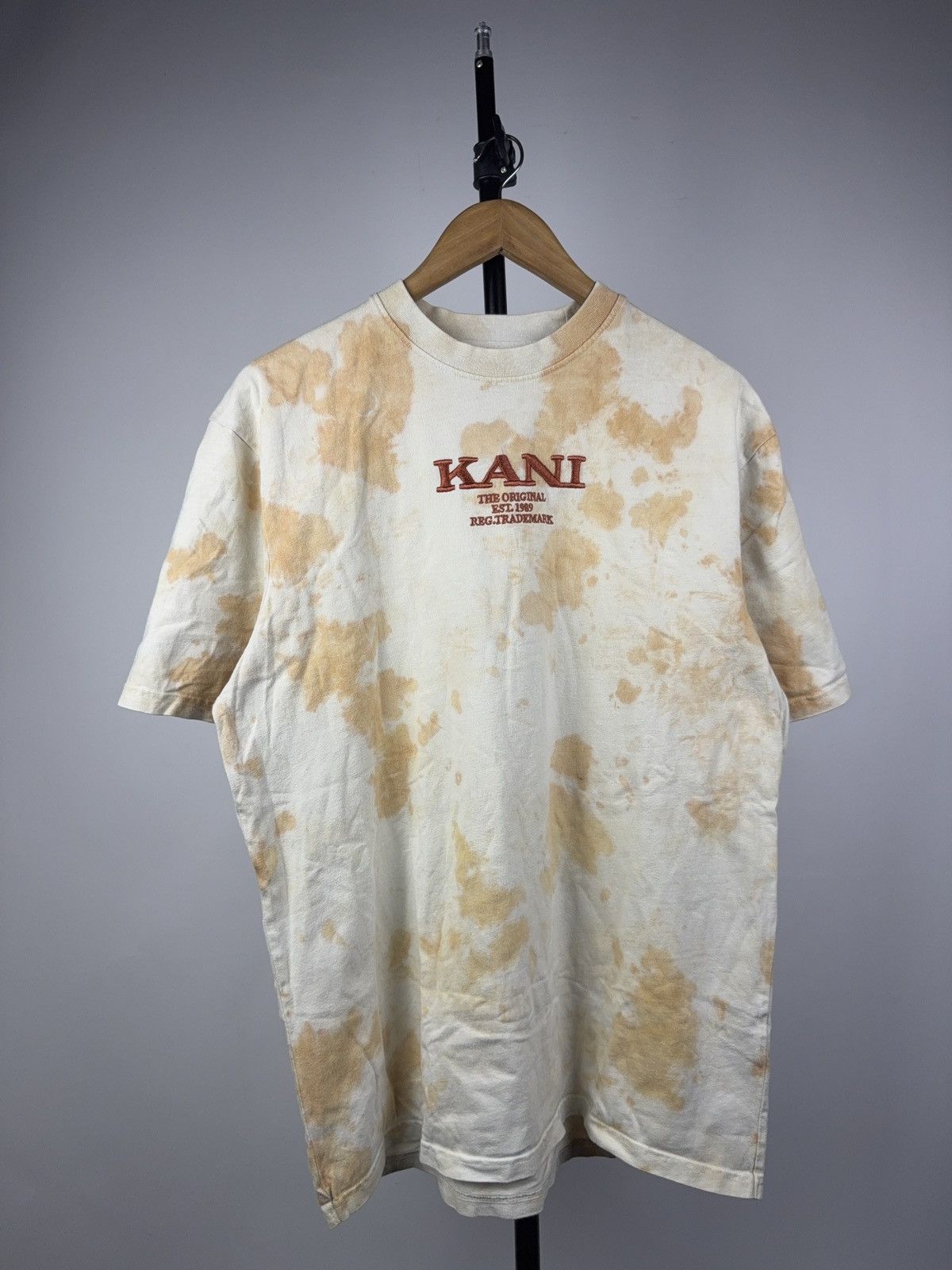 Karl Kani 00s Karl Kani Tie-Dye Logo Embroidered Tee Tagged S Fits L Size US M / EU 48-50 / 2 - 1 Thumbnail