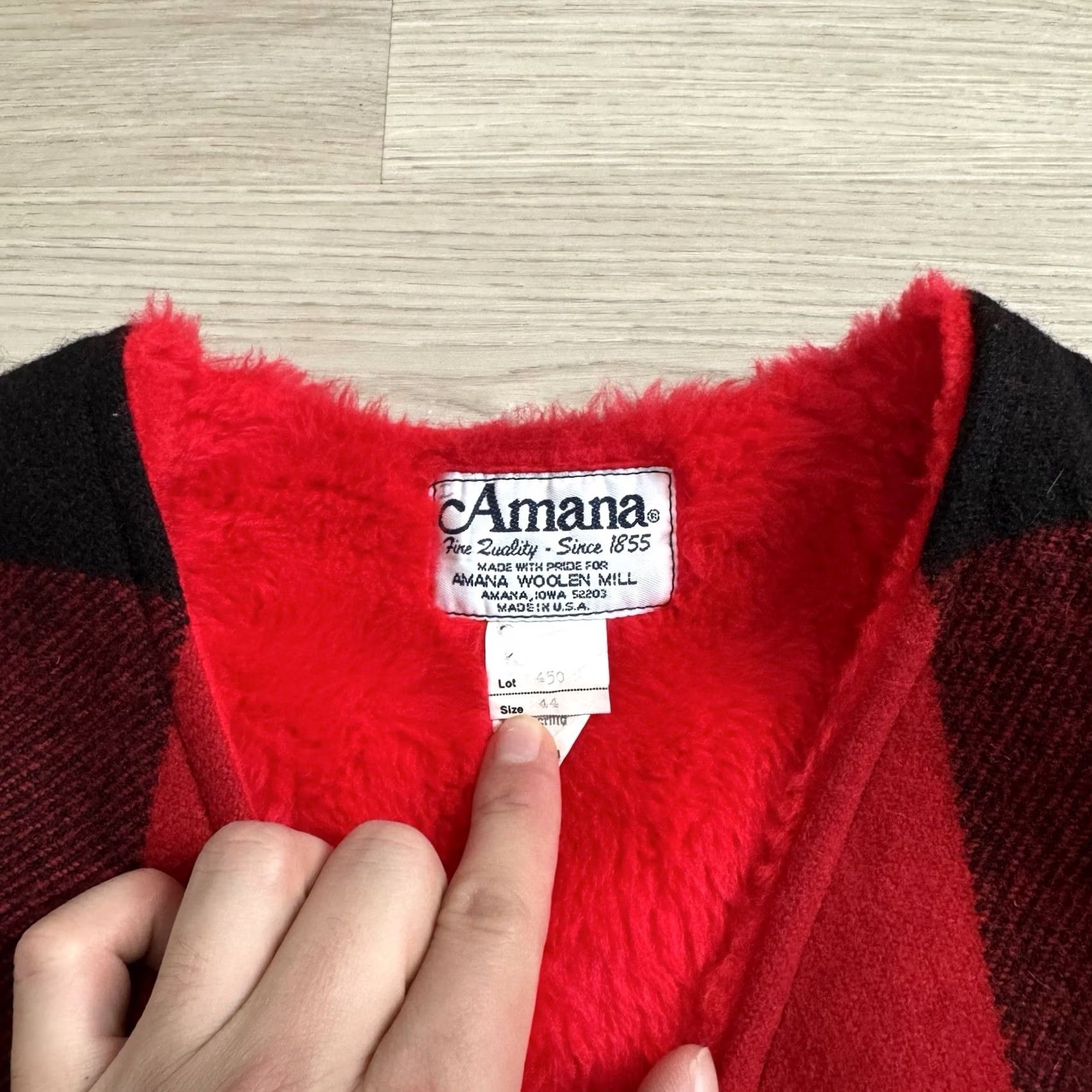 Vintage VINTAGE Amana Woolen Mill Buffalo Plaid Red Hunting Vest Mens Size 44 Wool USA Plaid Vest Size US S / EU 44-46 / 1 - 2 Thumbnail