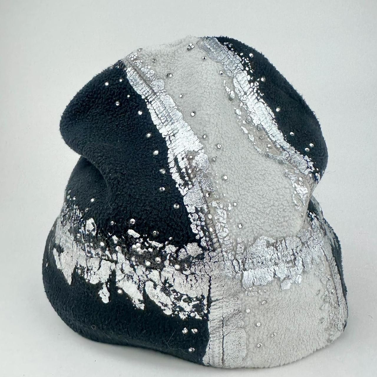 Other ASTROBOI* Black & White Fleece Rhinestone Winter Beanie Size ONE SIZE - 1 Thumbnail