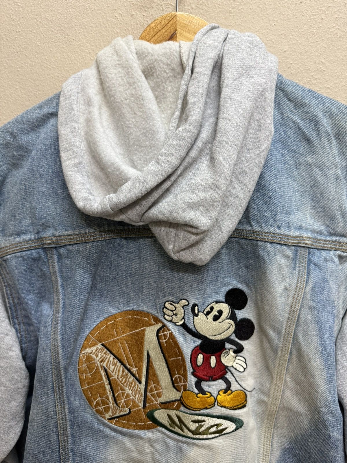 Disney Vintage Disney Store Denim Trucker Jacket Hoodie Size US L / EU 52-54 / 3 - 17 Thumbnail