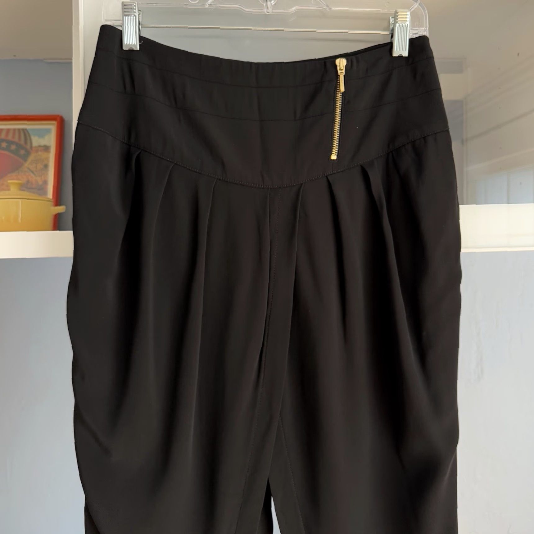 Reiss Reiss Pants Tapered Black Pleated Drape Wrap Zipper Side Pockets Dress Pants Womens 4 Regular Viscose Acetate Size 27" / US 4 / IT 40 - 2 Thumbnail