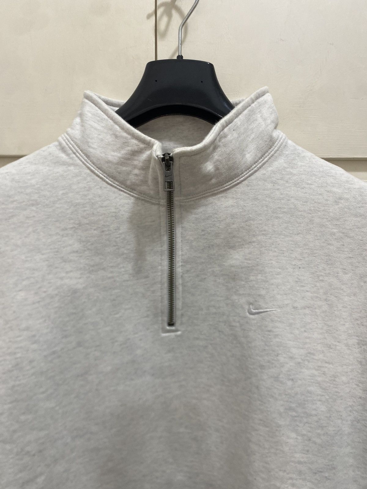 Nike Nike sweatshirt size XL, white, used in perfect condition. Size US XL / EU 56 / 4 - 3 Thumbnail
