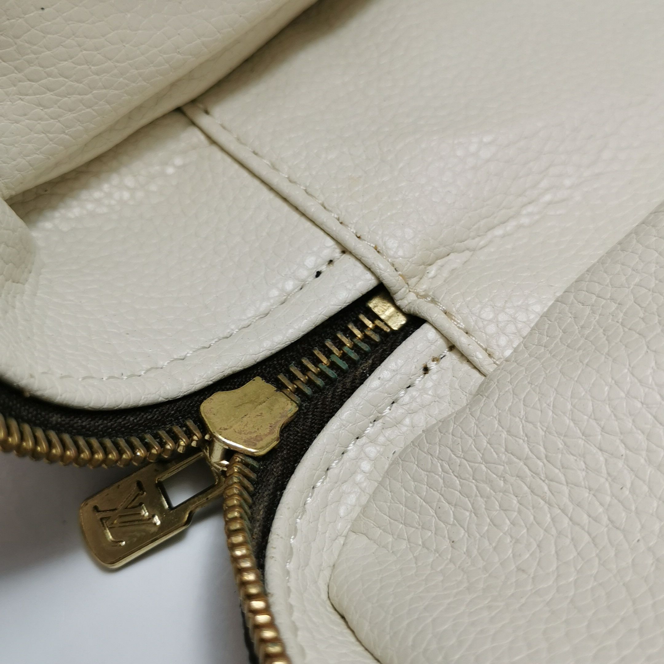 Louis Vuitton Louis Vuitton (LV) Vegetable Tanned Leather Monogram Print Size ONE SIZE - 9 Thumbnail