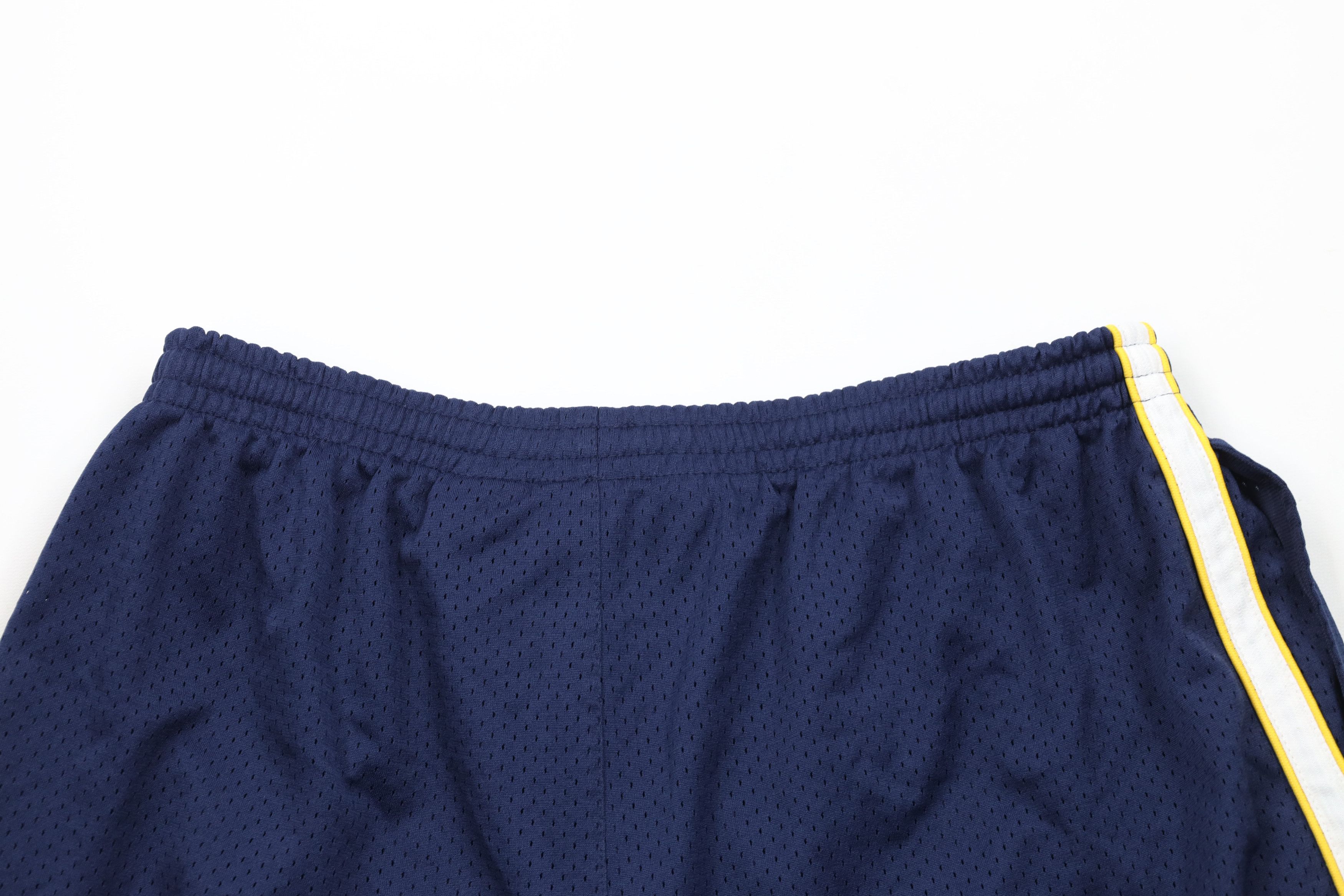 Starter × Vintage Vintage 90s Starter University of Michigan Basketball Shorts Size US 34 / EU 50 - 13 Thumbnail