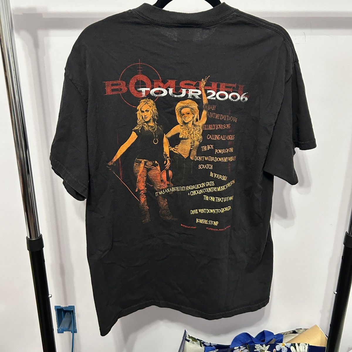 Delta Vintage Bomshel 2006 Graphic Tshirt Size Large - "Bradley" Size L / US 10 / IT 46 - 3 Thumbnail