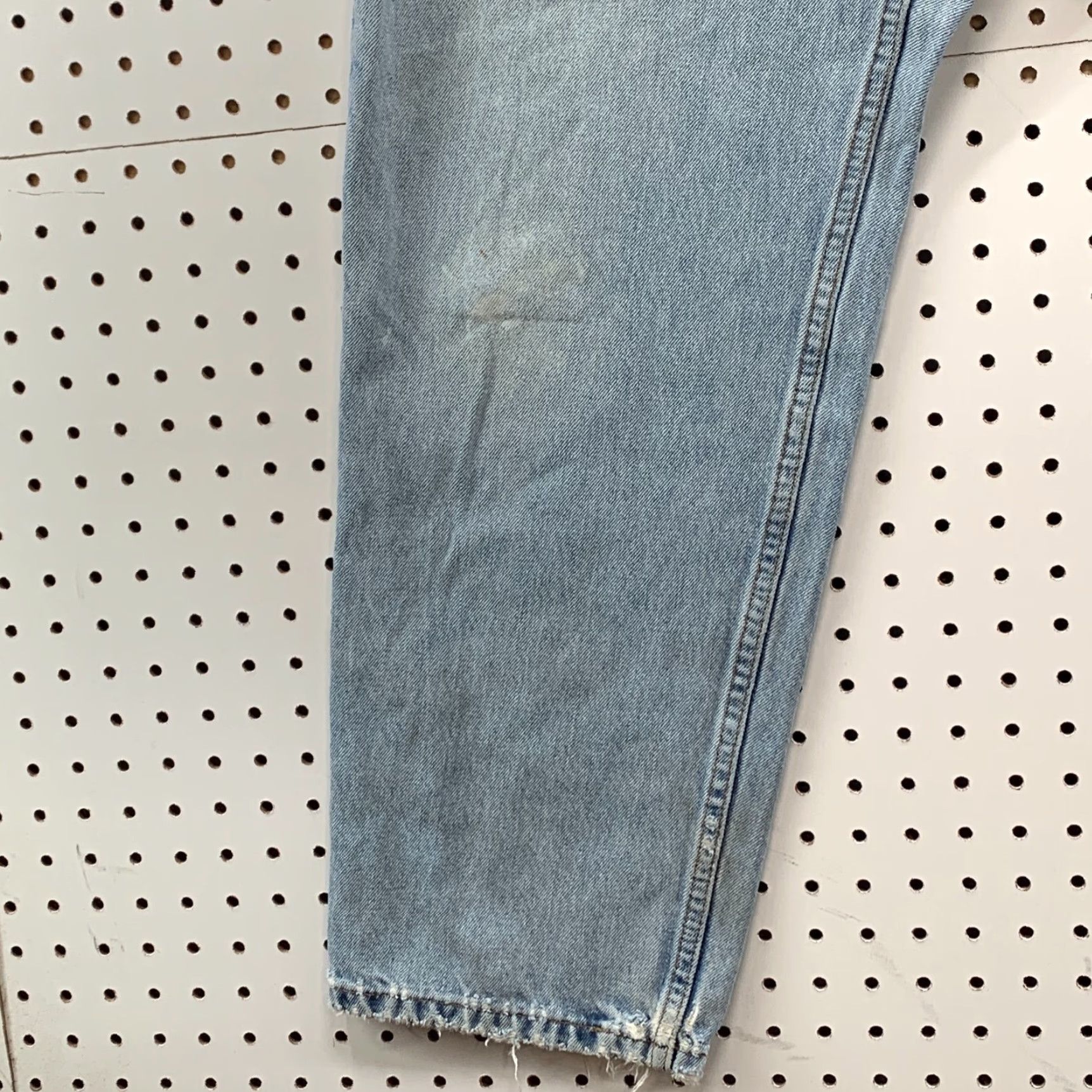 Levi's VINTAGE Levi's 550 Jeans Relaxed Fit Tapered Brown Men's 35x29 DISTRESSED Size US 35 - 6 Thumbnail