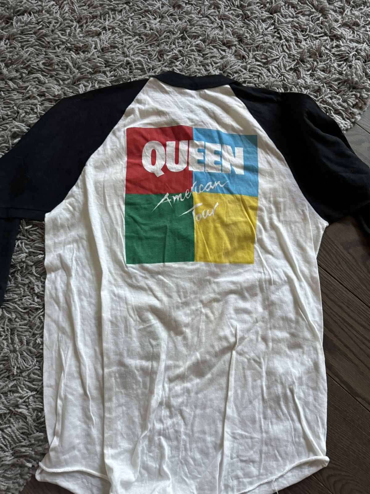 Vintage Queen American Tour 1982 Tee - Size L Size US L / EU 52-54 / 3 - 4 Thumbnail